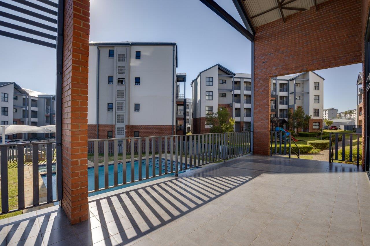 1 Bedroom Property for Sale in Erand Gardens Gauteng