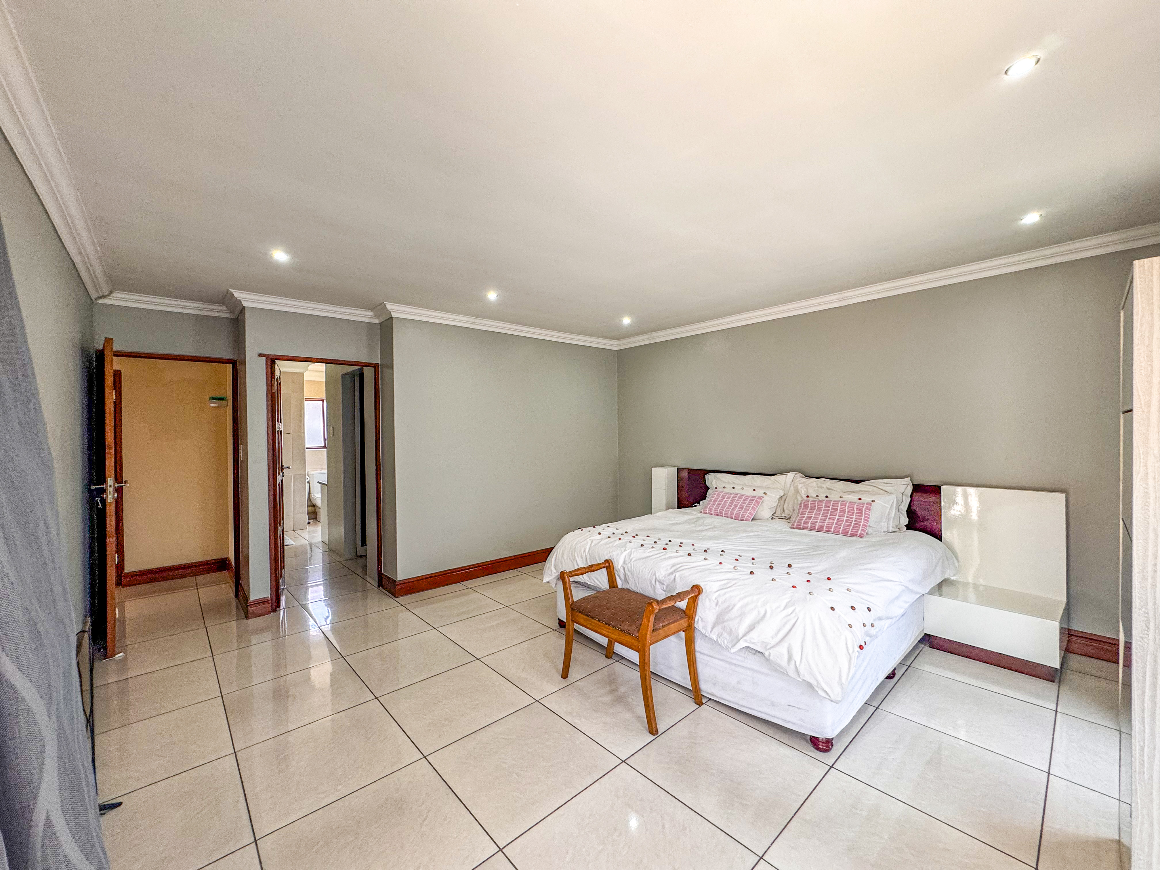 4 Bedroom Property for Sale in Willow Acres Gauteng