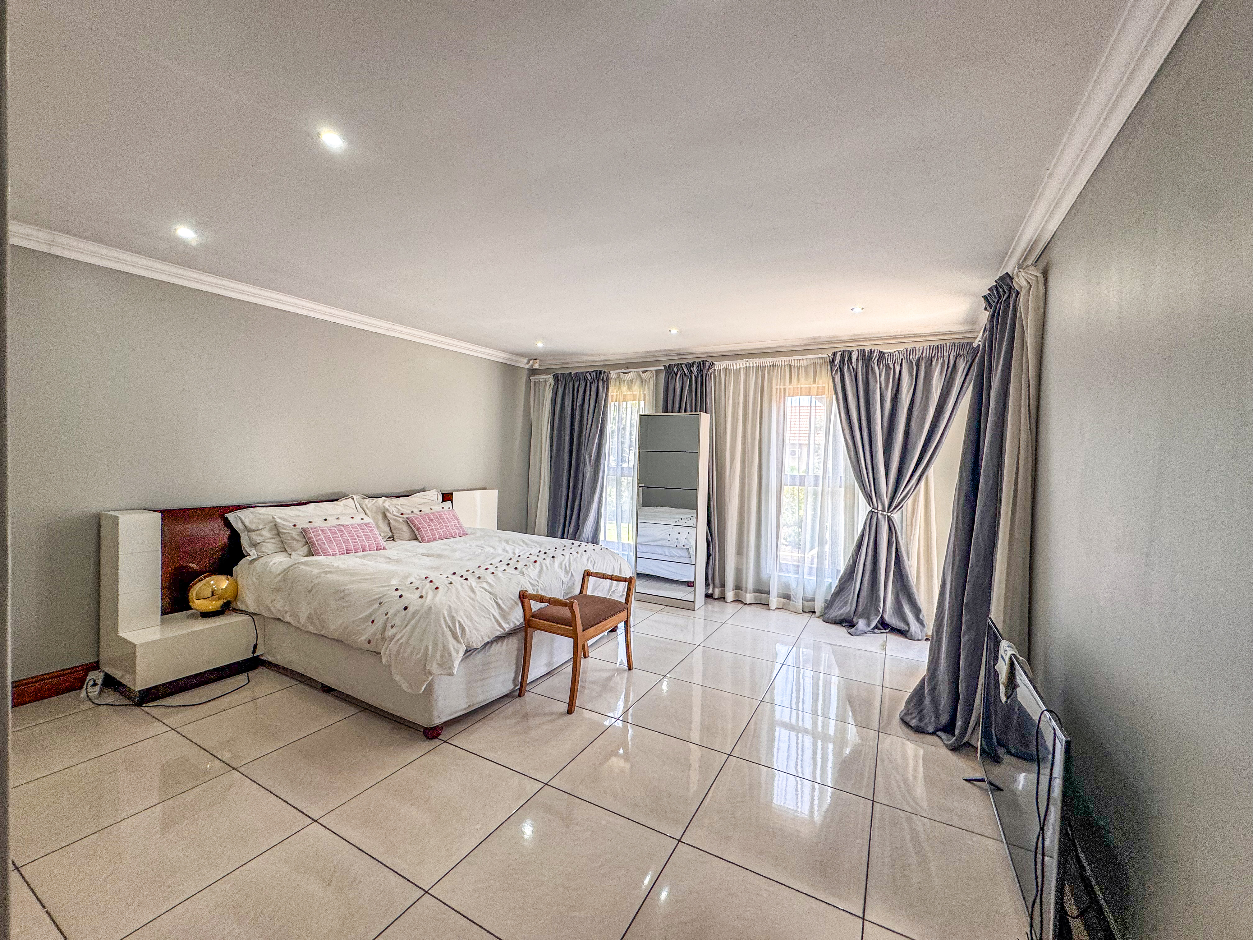 4 Bedroom Property for Sale in Willow Acres Gauteng