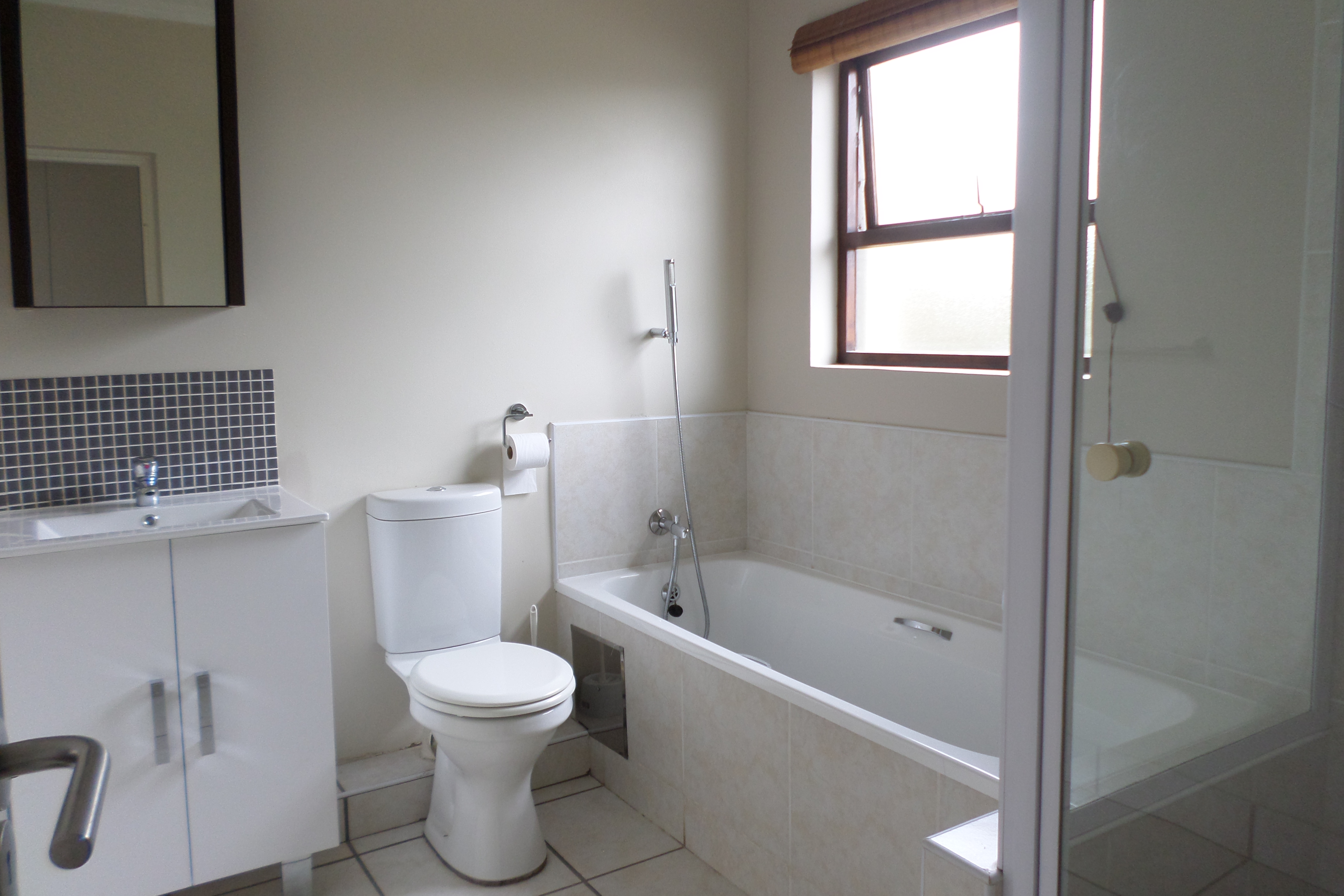 To Let 2 Bedroom Property for Rent in Fourways Gauteng