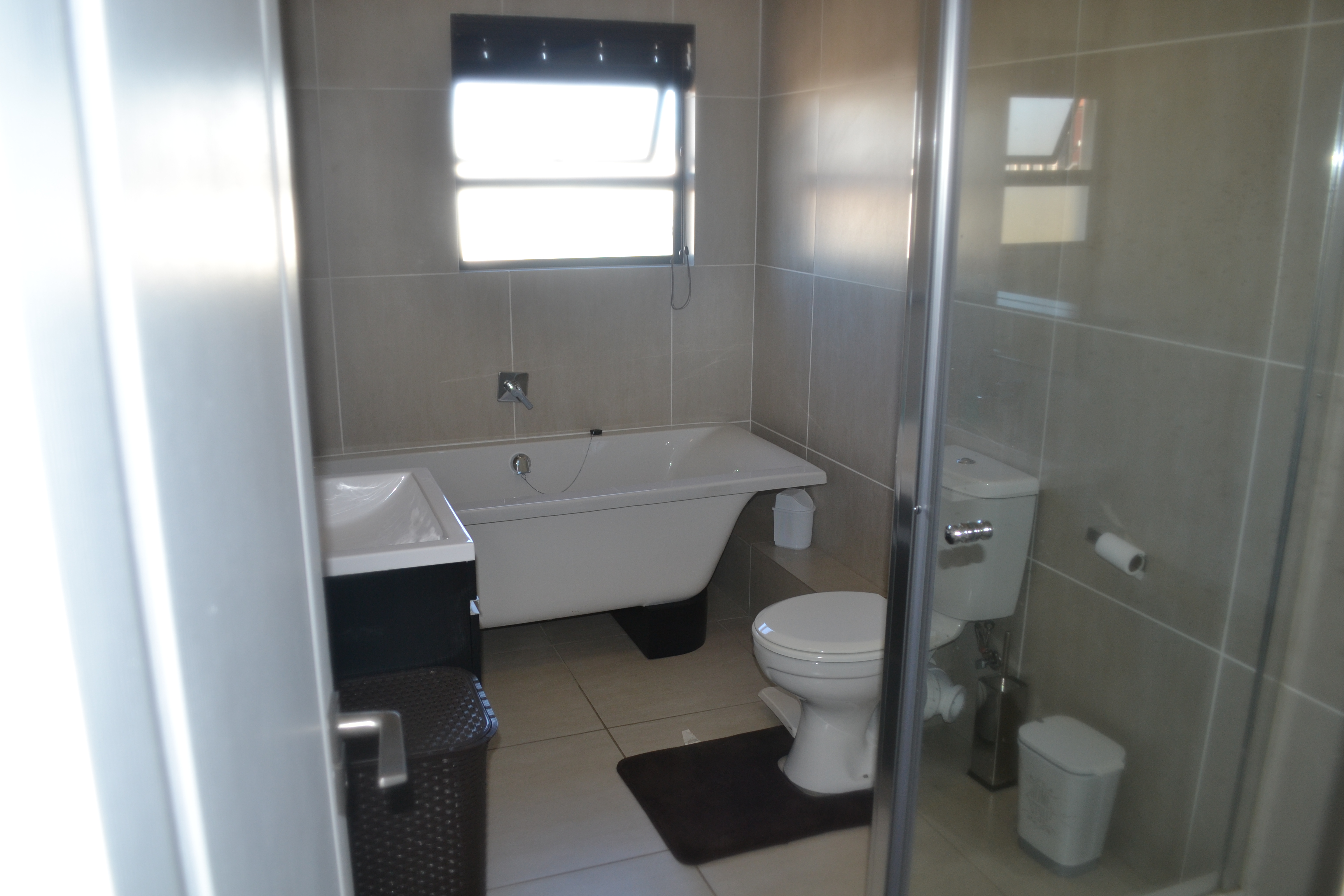 To Let 2 Bedroom Property for Rent in Greenstone Hill Gauteng