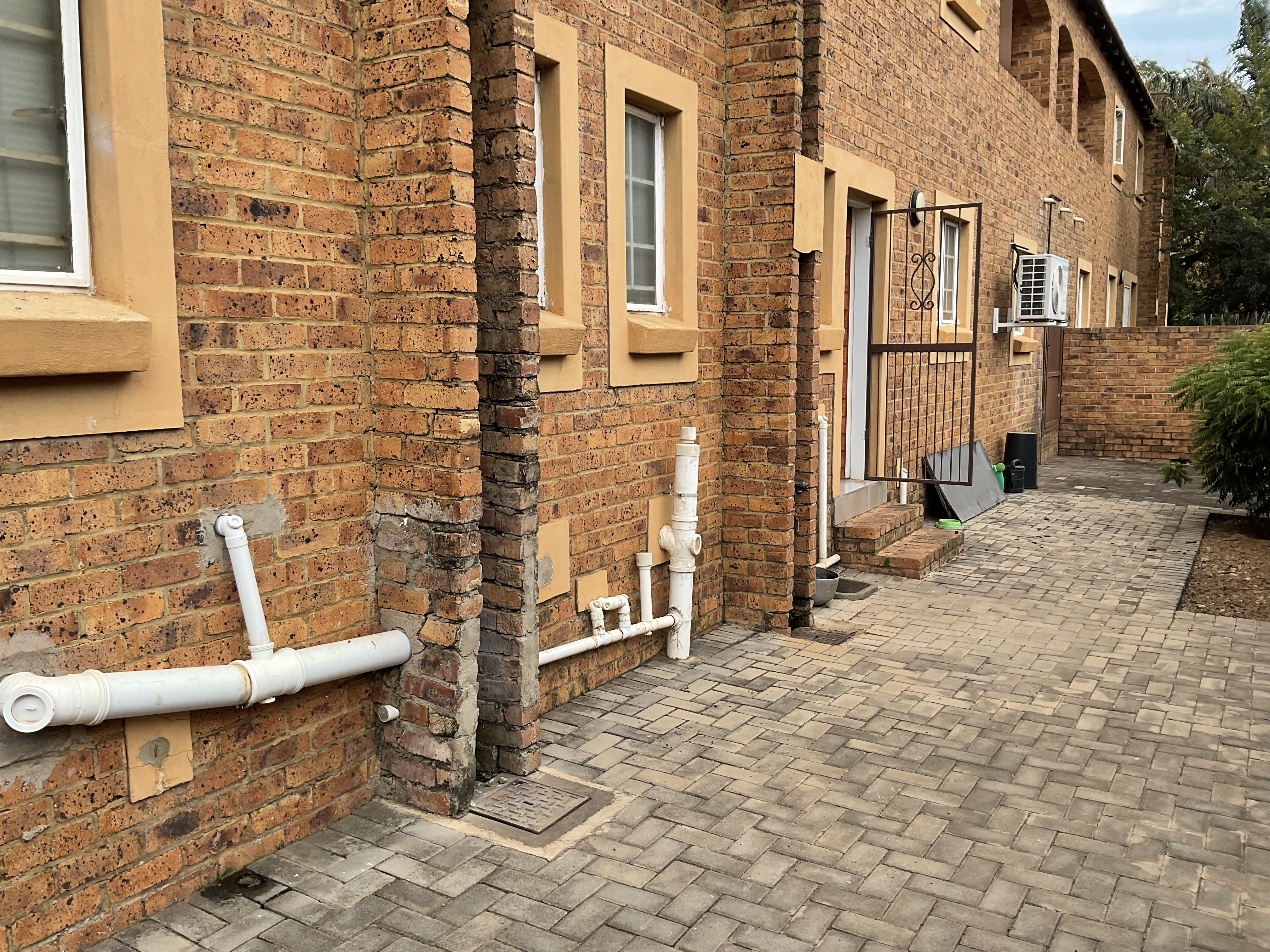 3 Bedroom Property for Sale in Monavoni Gauteng