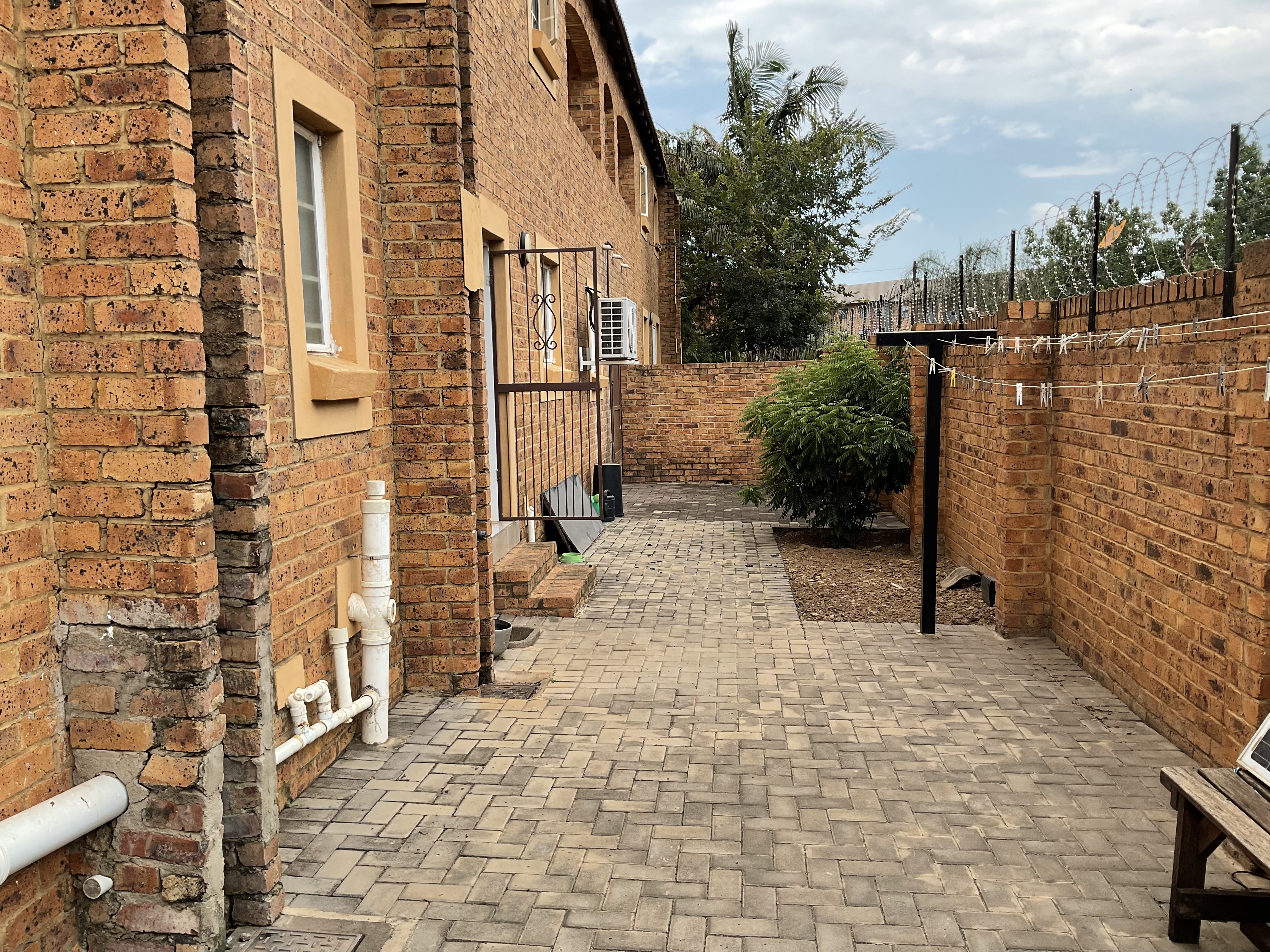 3 Bedroom Property for Sale in Monavoni Gauteng