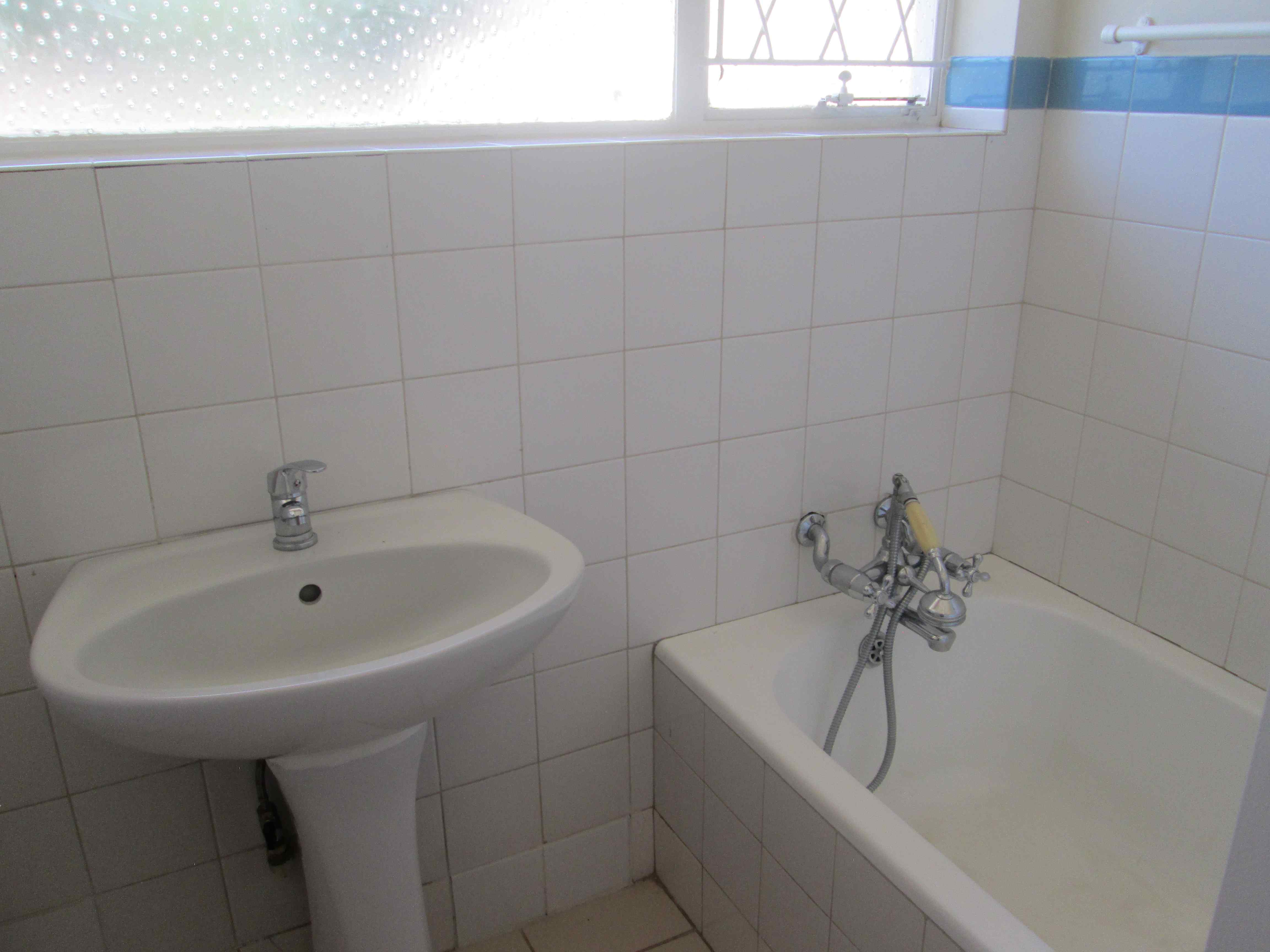 To Let 5 Bedroom Property for Rent in Wendywood Gauteng