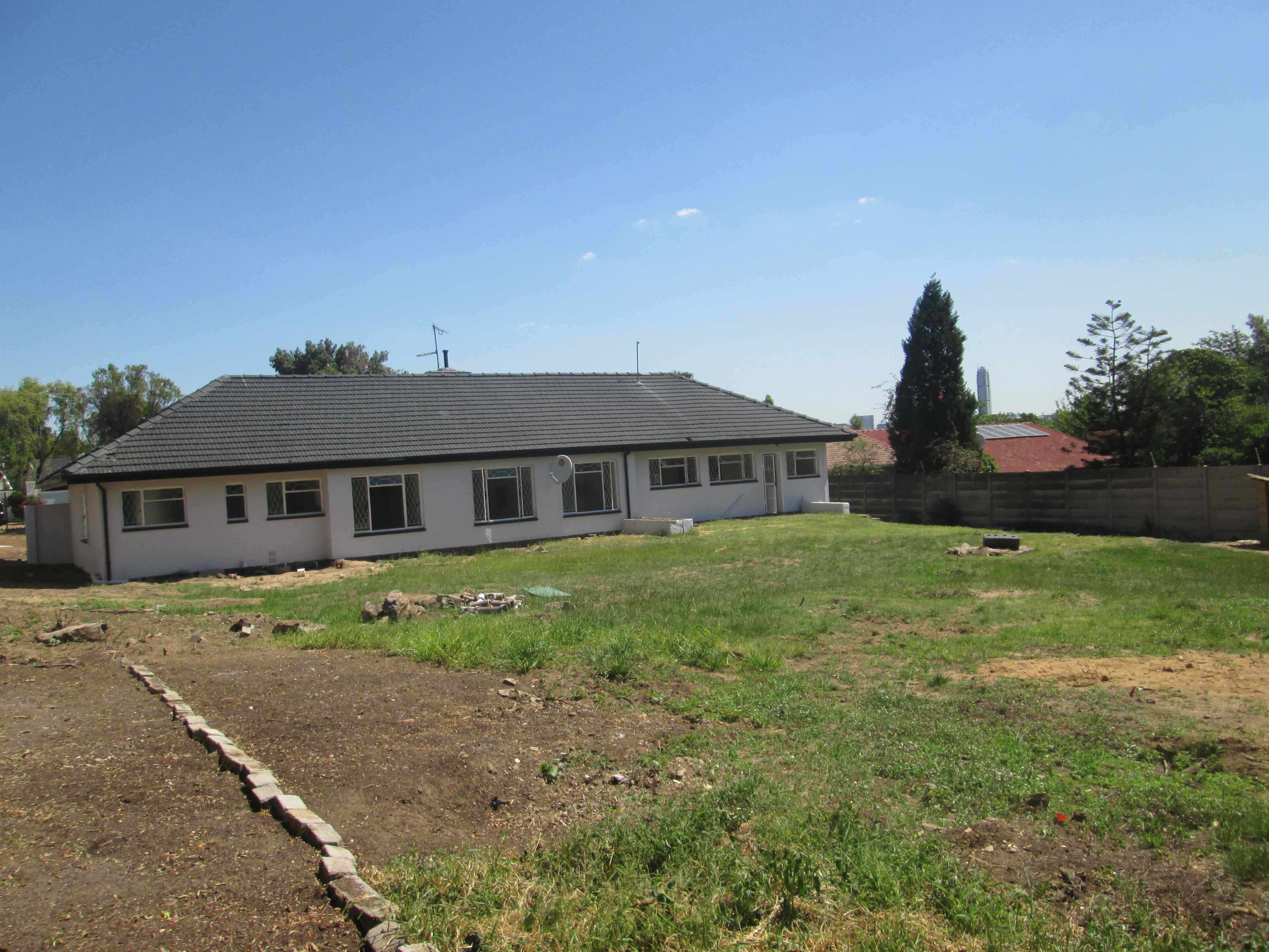 To Let 5 Bedroom Property for Rent in Wendywood Gauteng