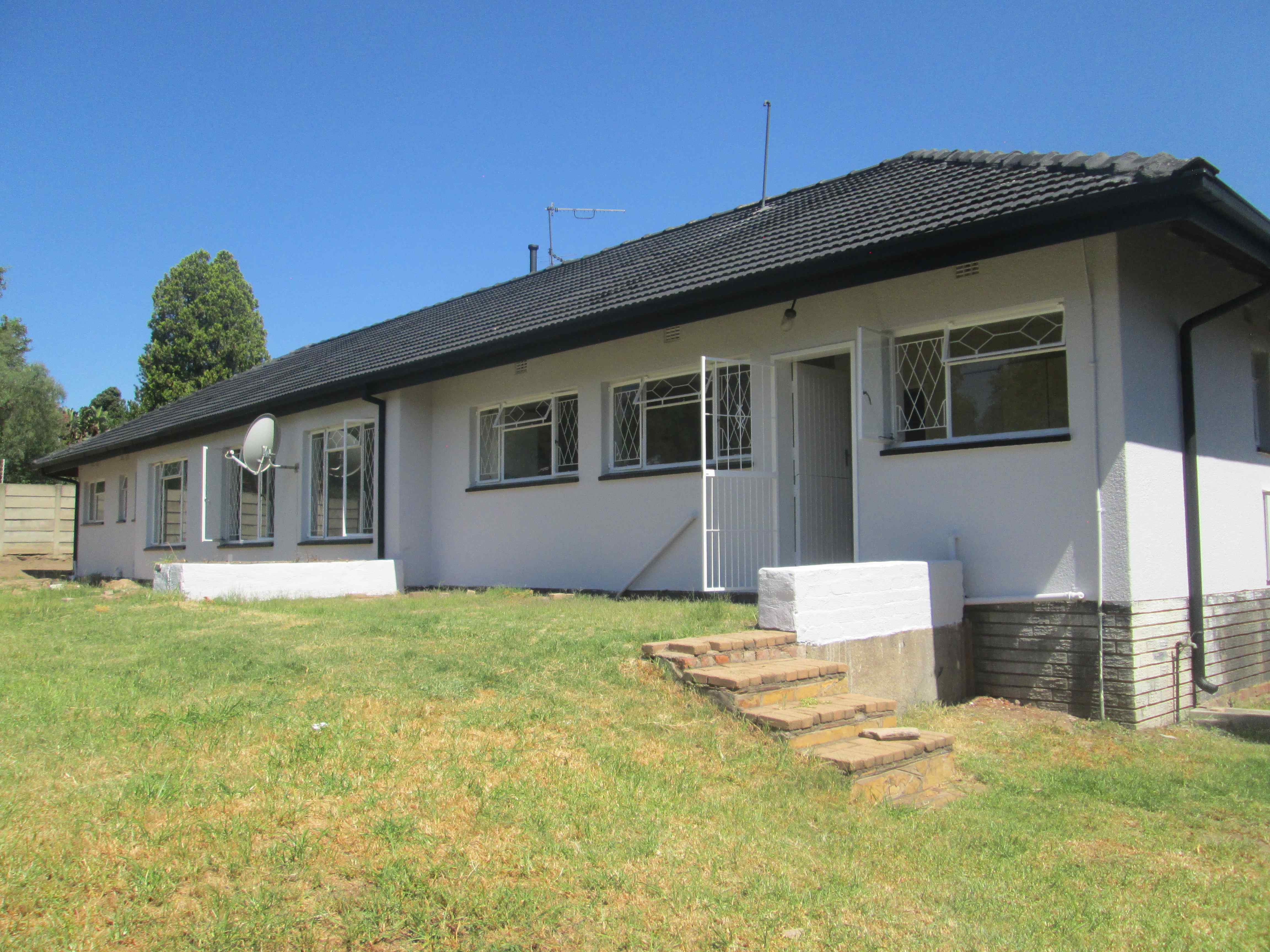 To Let 5 Bedroom Property for Rent in Wendywood Gauteng