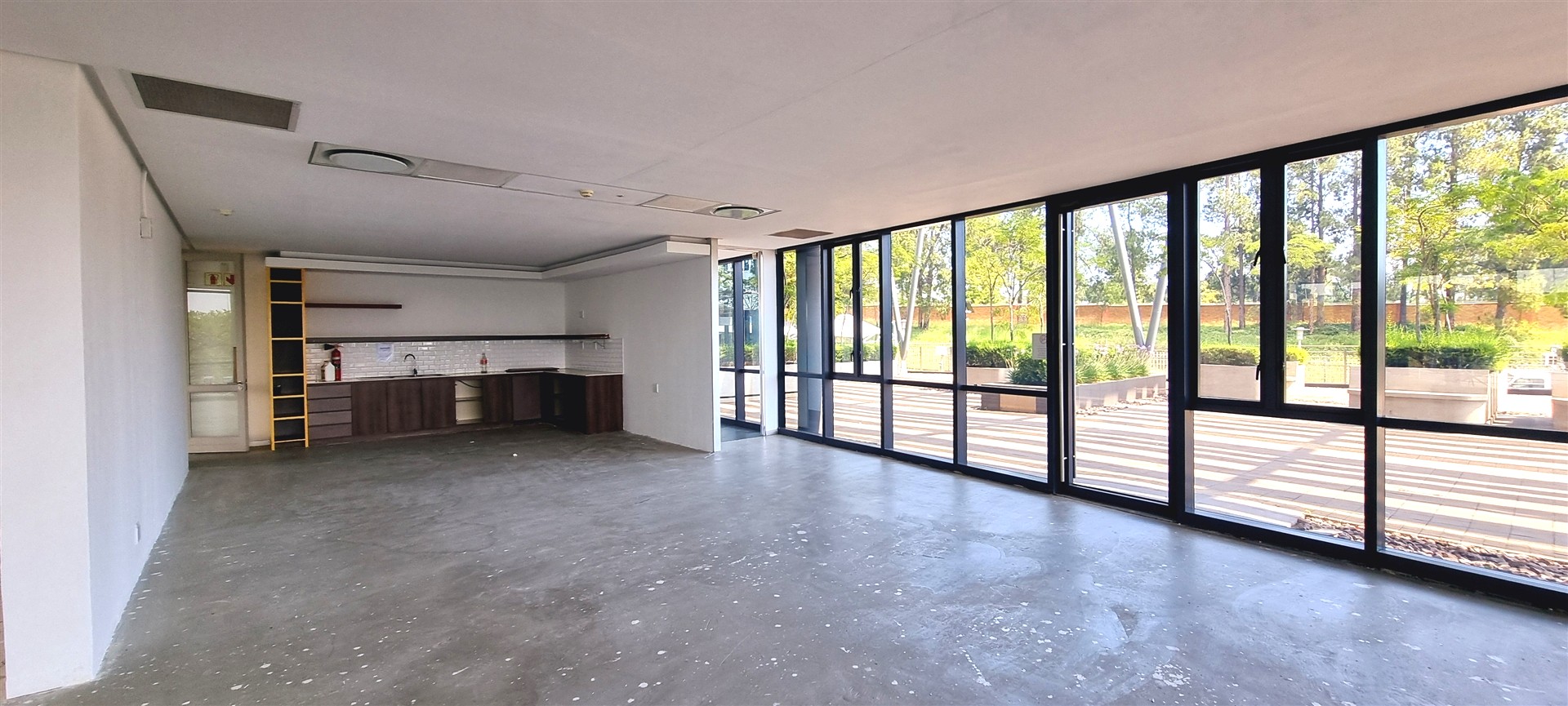 To Let commercial Property for Rent in Woodmead Gauteng