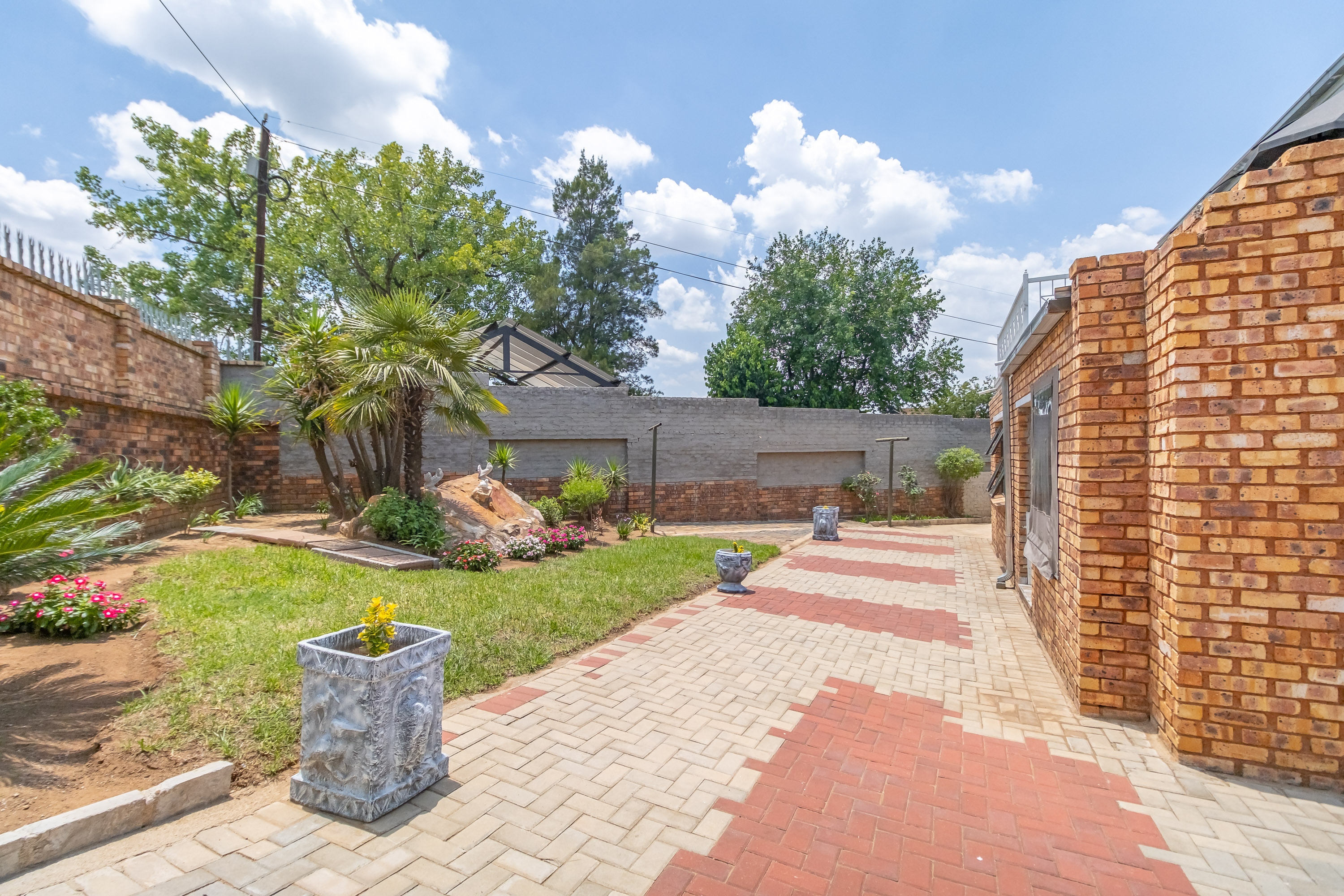 4 Bedroom Property for Sale in Jordaan Park Gauteng