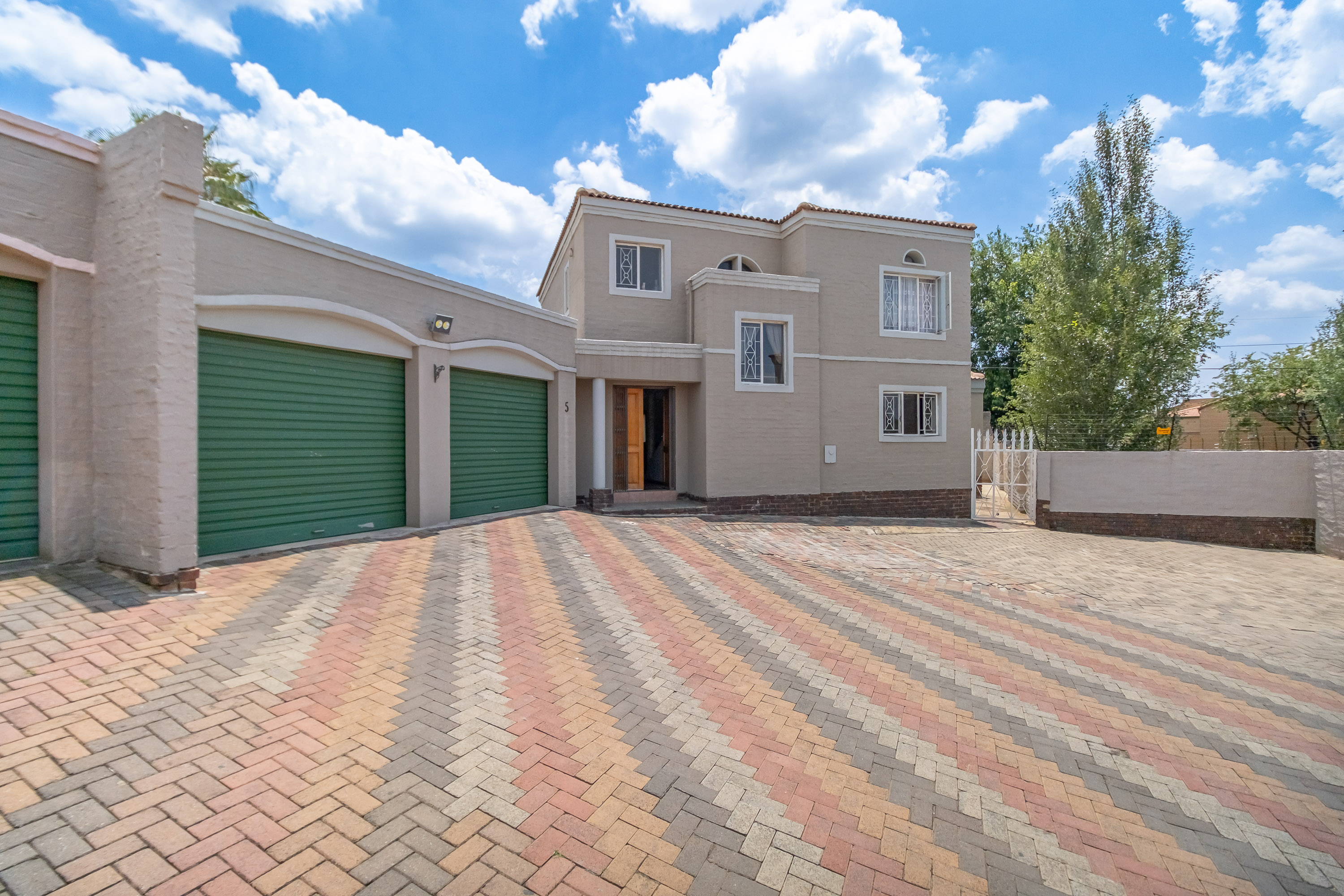 4 Bedroom Property for Sale in Jordaan Park Gauteng