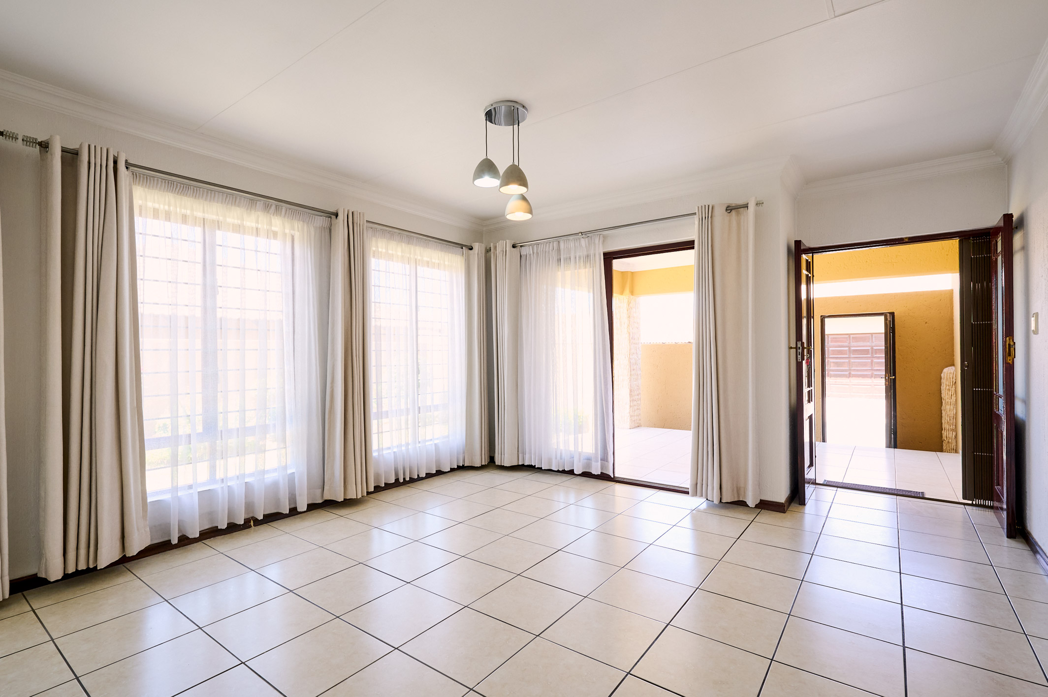 3 Bedroom Property for Sale in Erand Gardens Gauteng