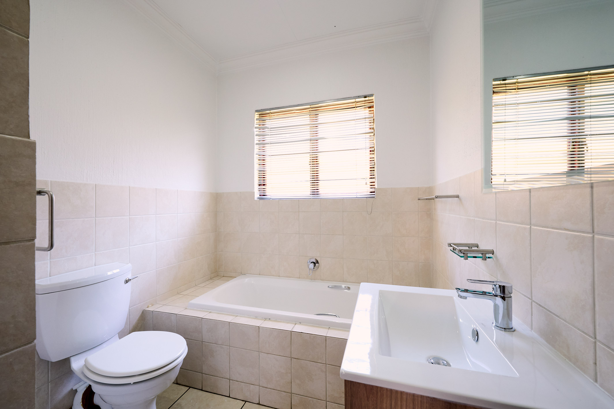 3 Bedroom Property for Sale in Erand Gardens Gauteng