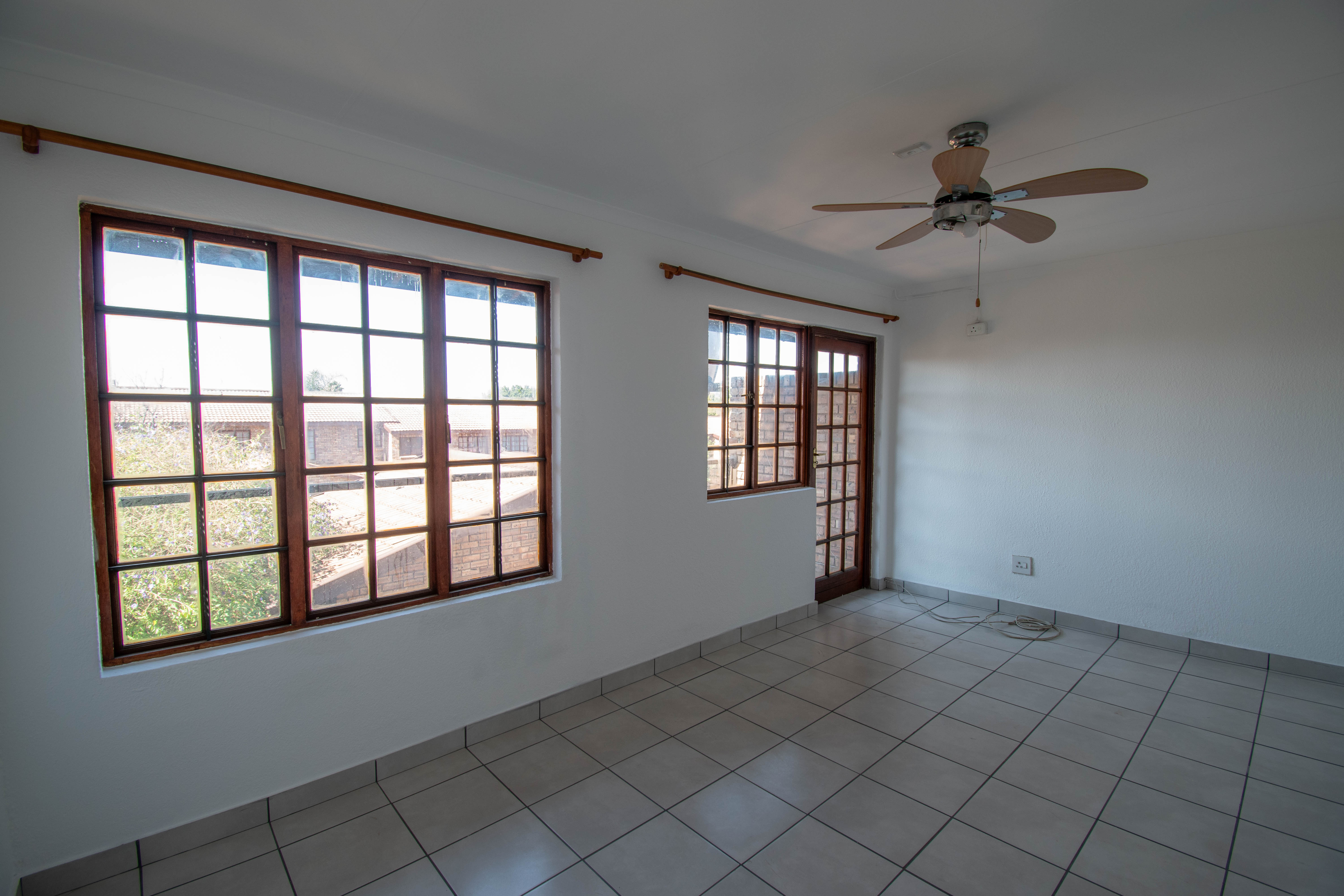 To Let 2 Bedroom Property for Rent in Weltevreden Park Gauteng