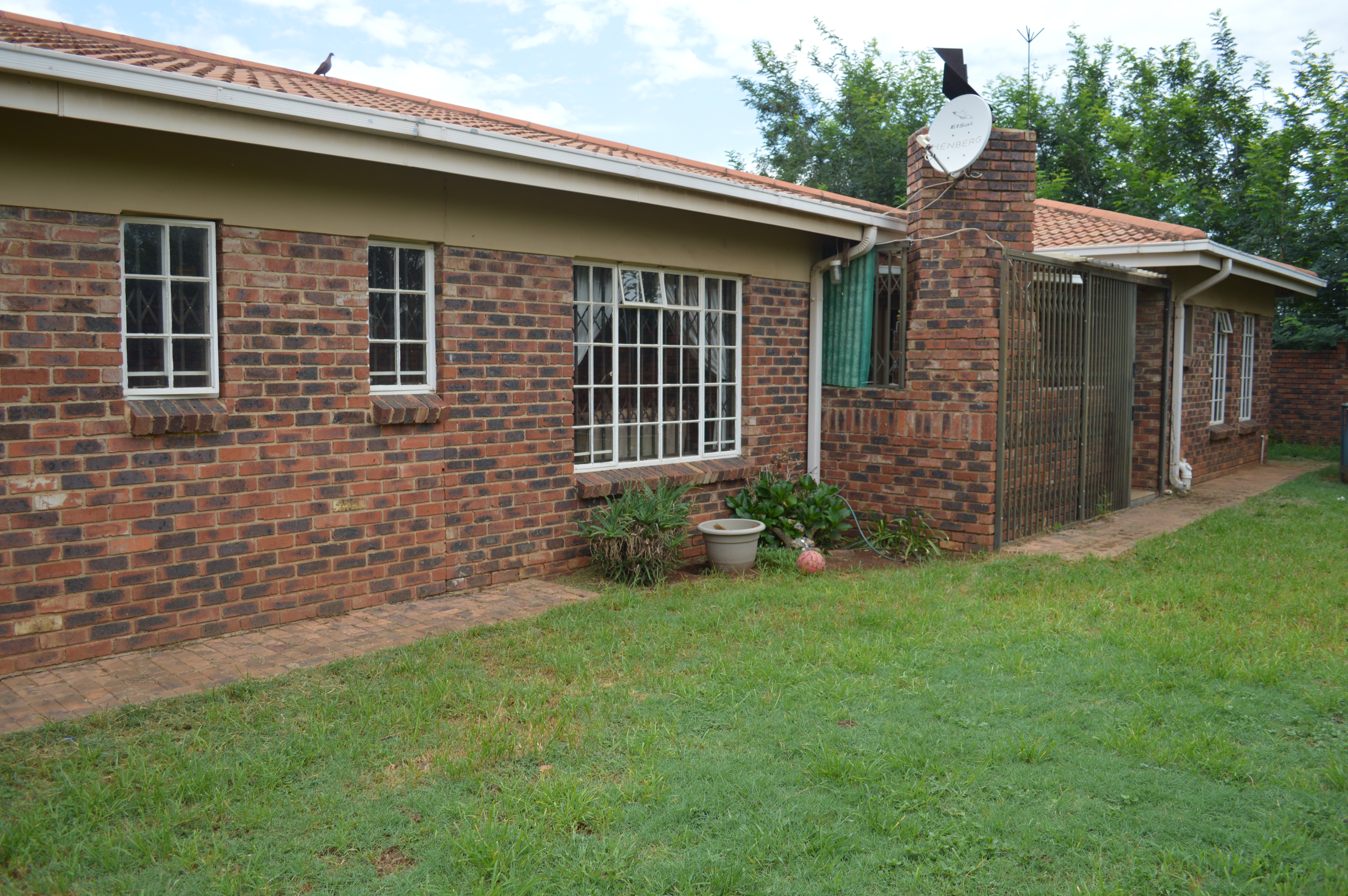 3 Bedroom Property for Sale in Kookrus Gauteng