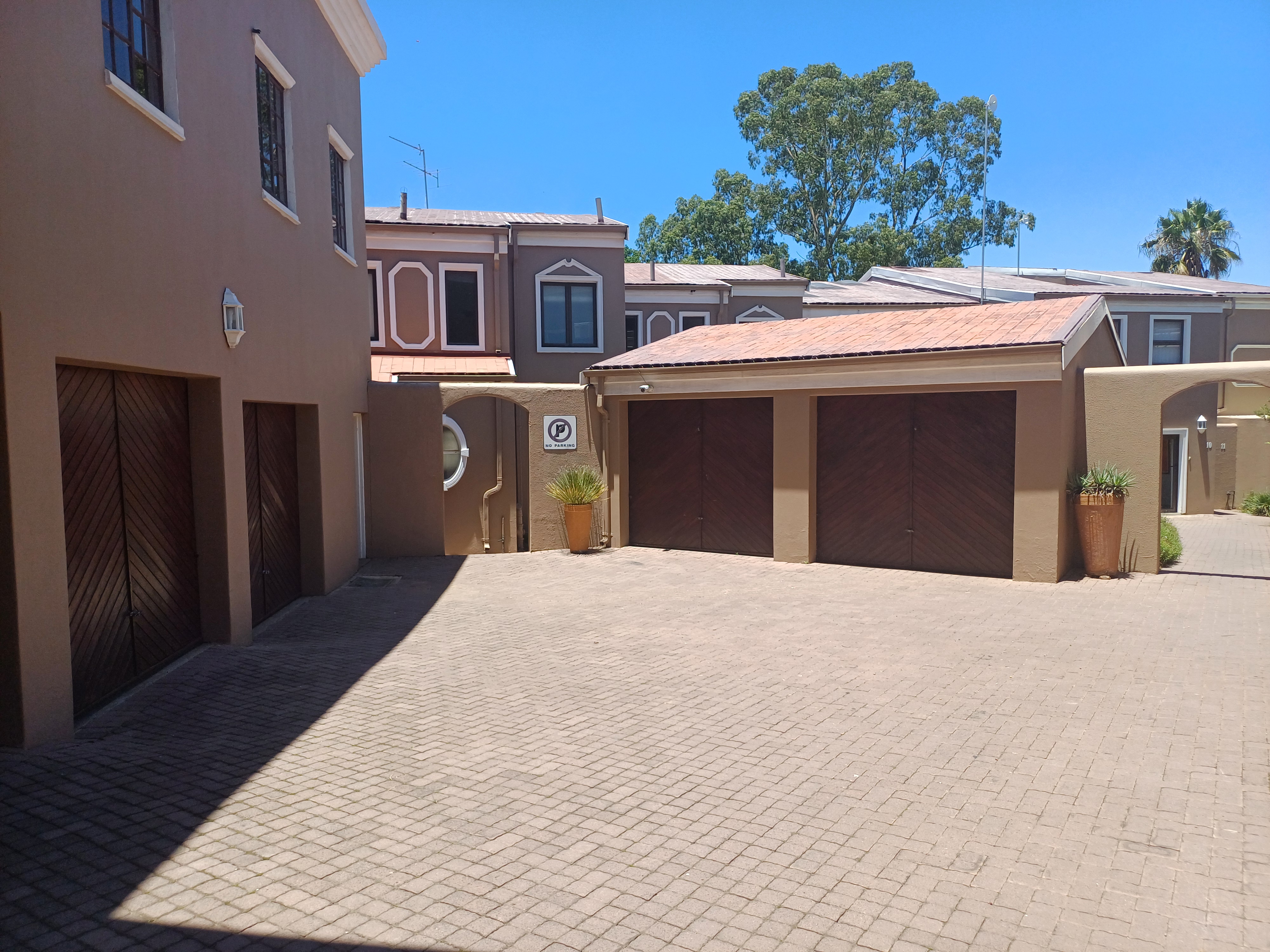 3 Bedroom Property for Sale in Rivierra Villas Gauteng