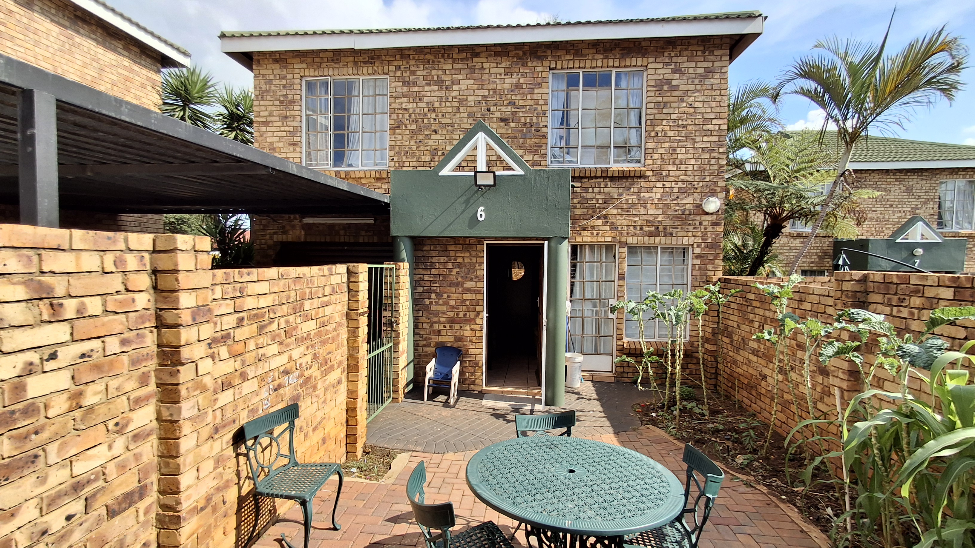 3 Bedroom Property for Sale in Die Hoewes Gauteng