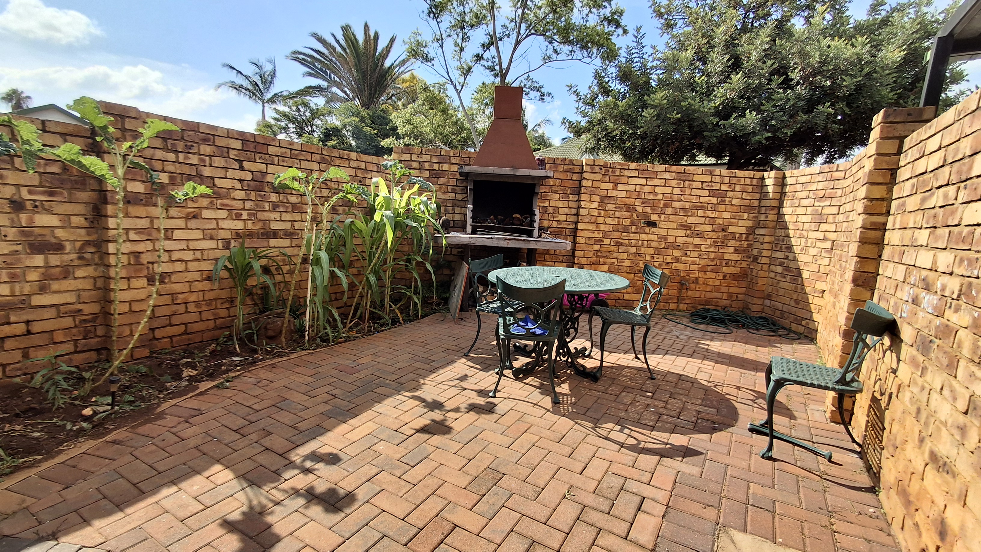 3 Bedroom Property for Sale in Die Hoewes Gauteng