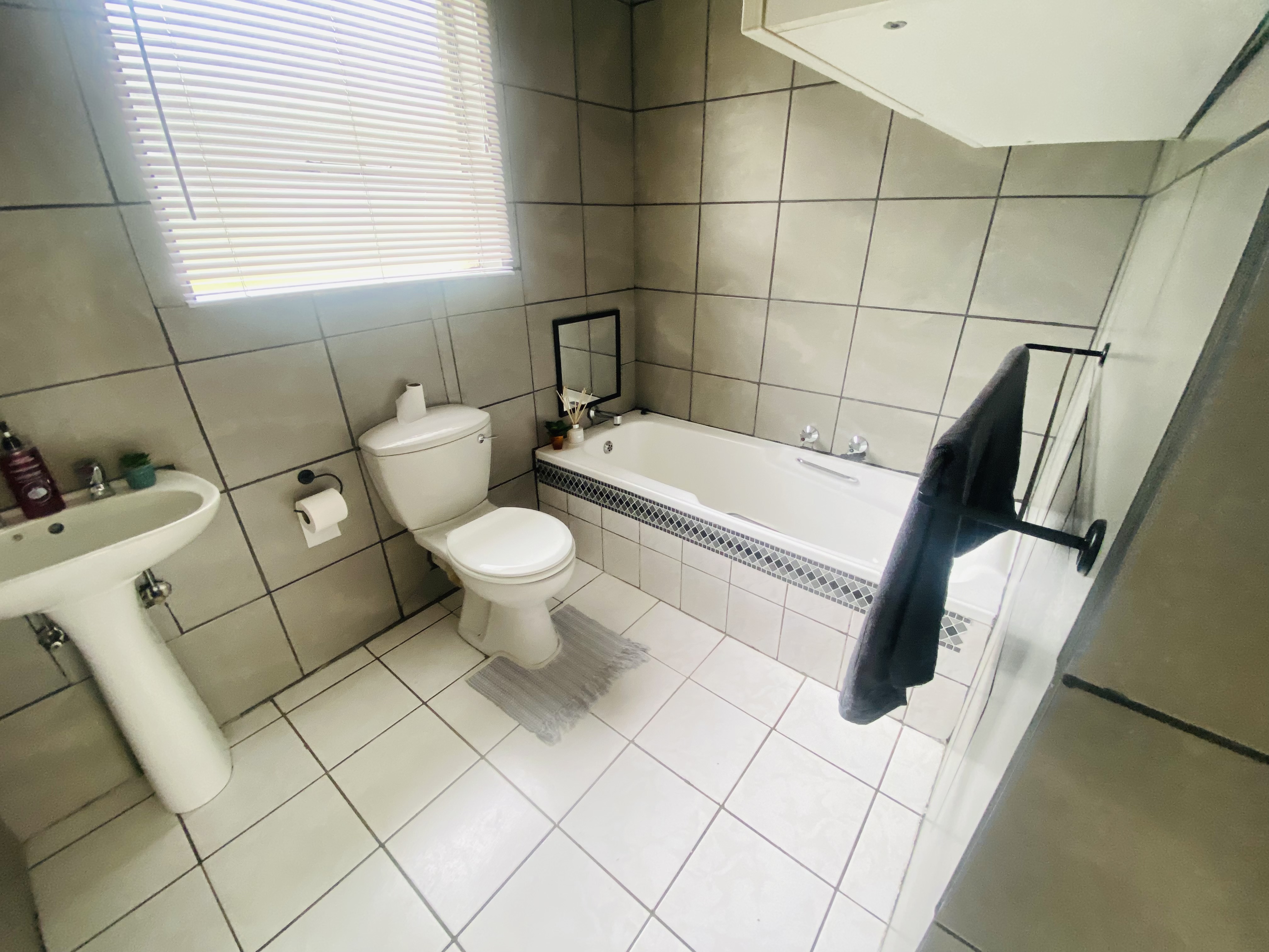 3 Bedroom Property for Sale in Alberante Gauteng