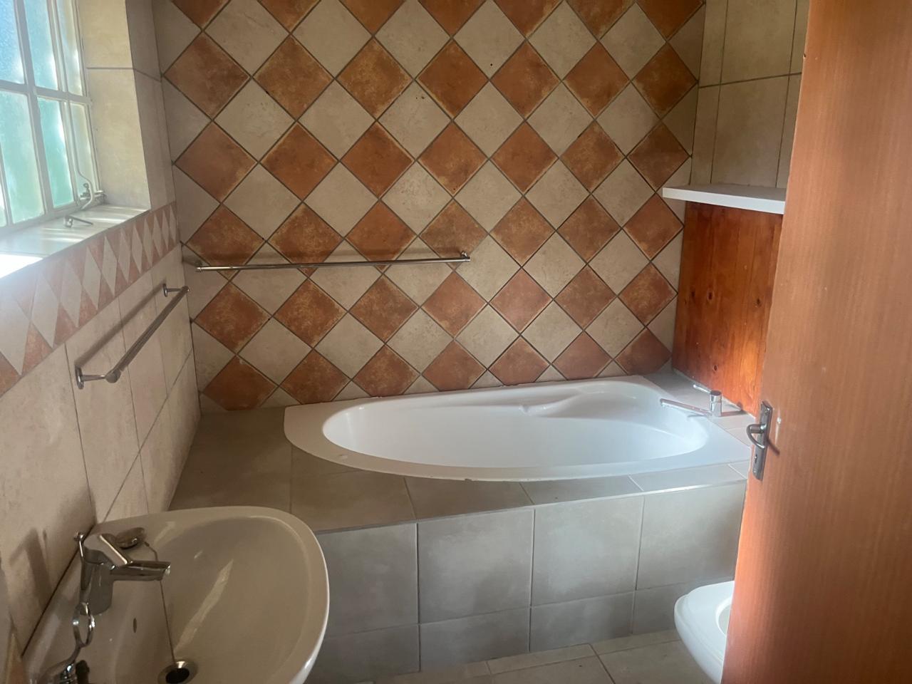 To Let 1 Bedroom Property for Rent in Glen Austin Gauteng