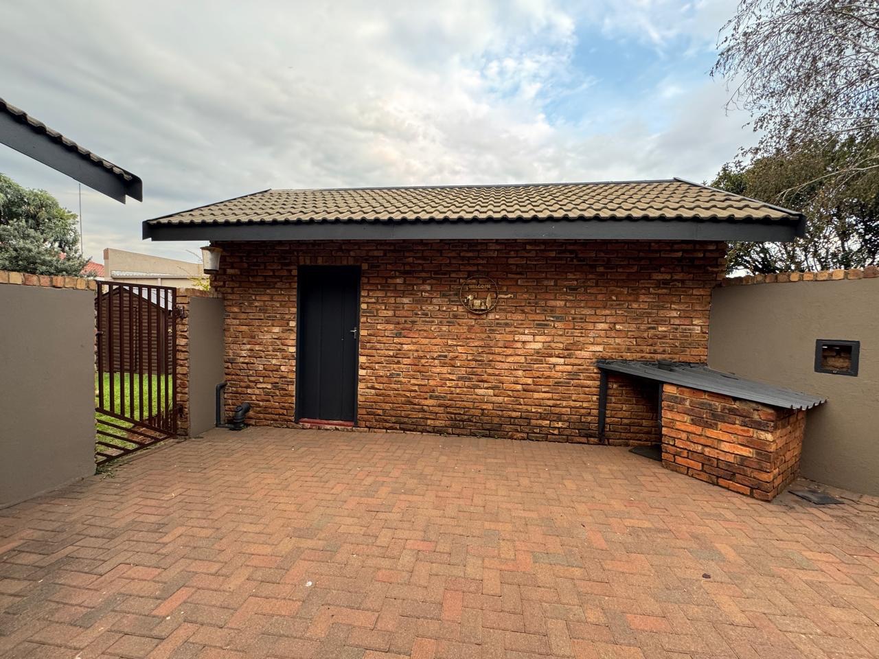 2 Bedroom Property for Sale in Vanderbijlpark SE 4 Gauteng