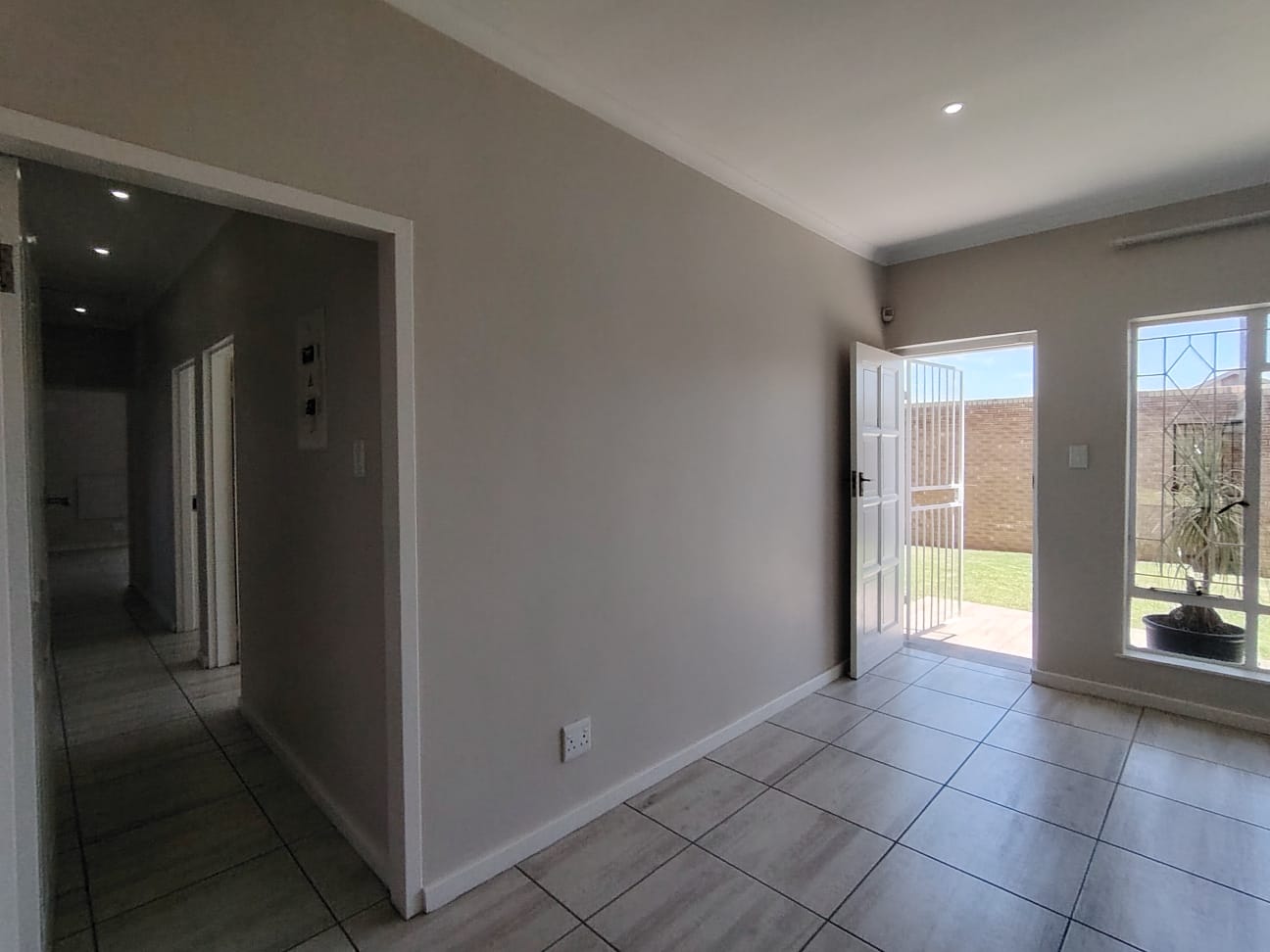 2 Bedroom Property for Sale in Brackendowns Gauteng