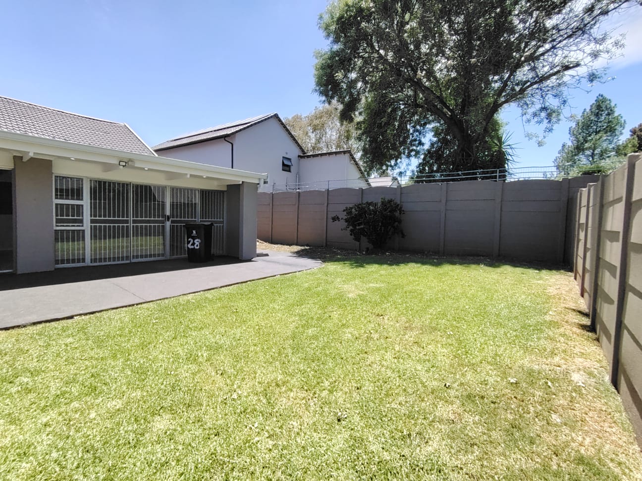 2 Bedroom Property for Sale in Brackendowns Gauteng