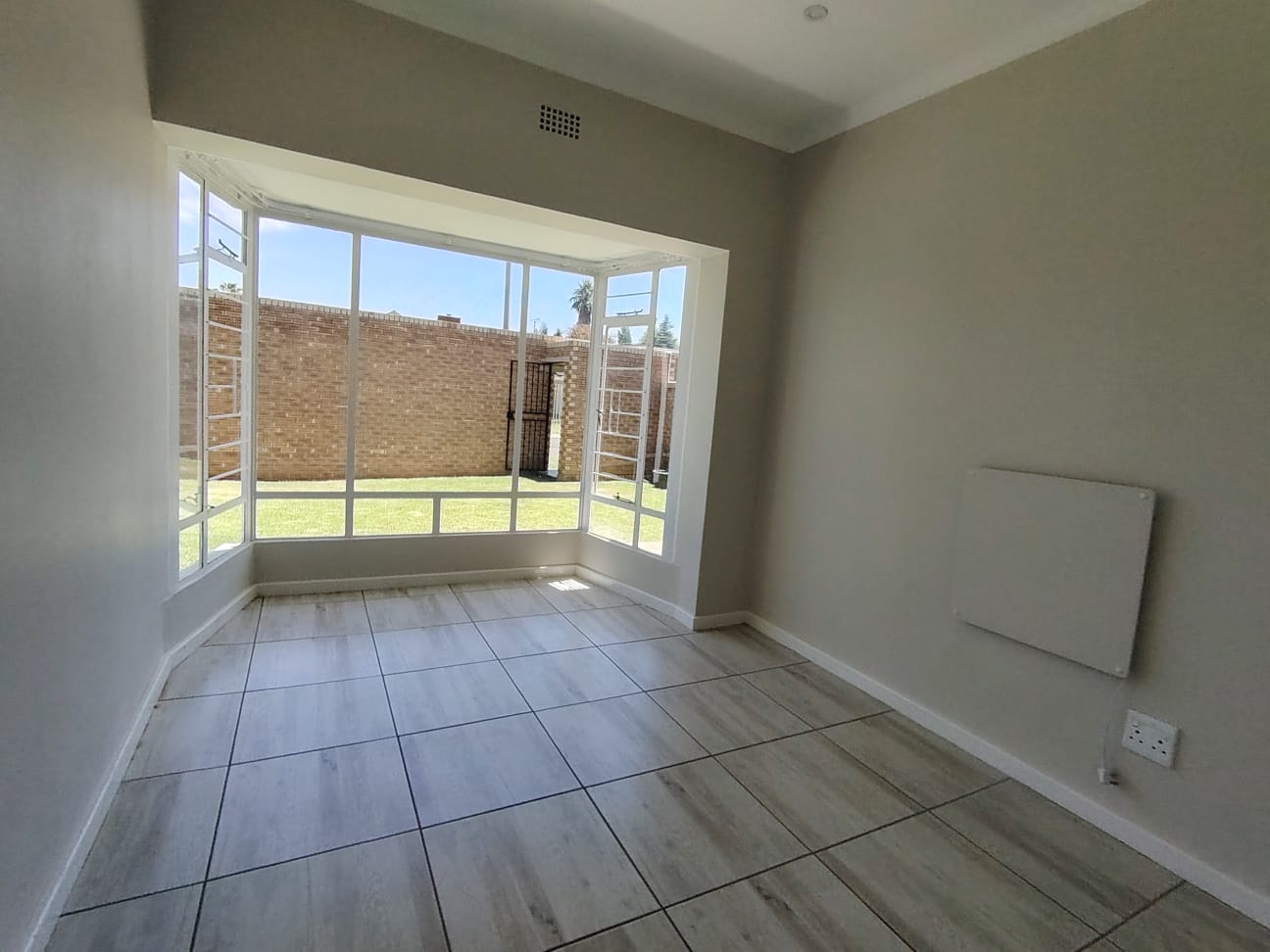 2 Bedroom Property for Sale in Brackendowns Gauteng