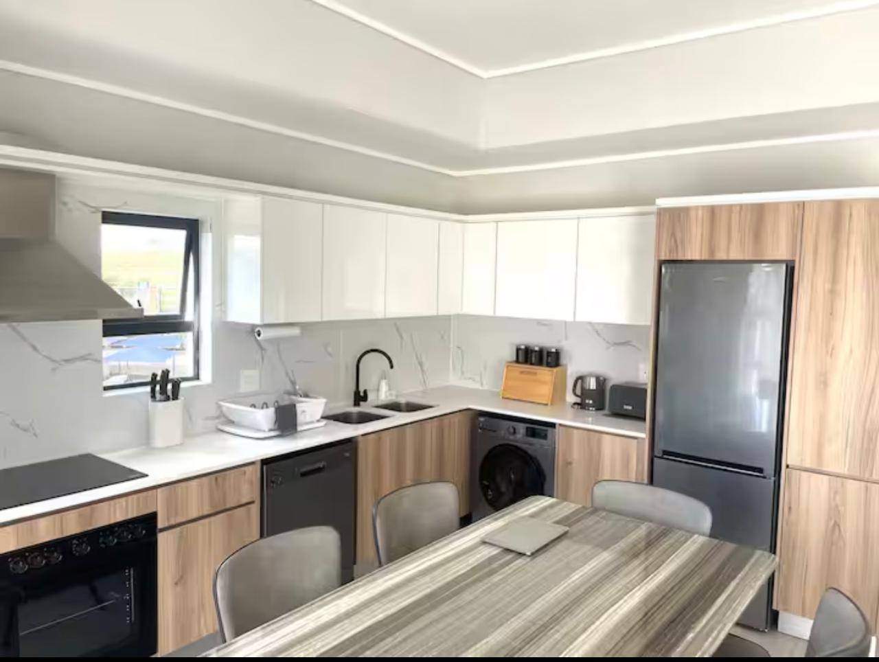 To Let 2 Bedroom Property for Rent in Waterfall Gauteng