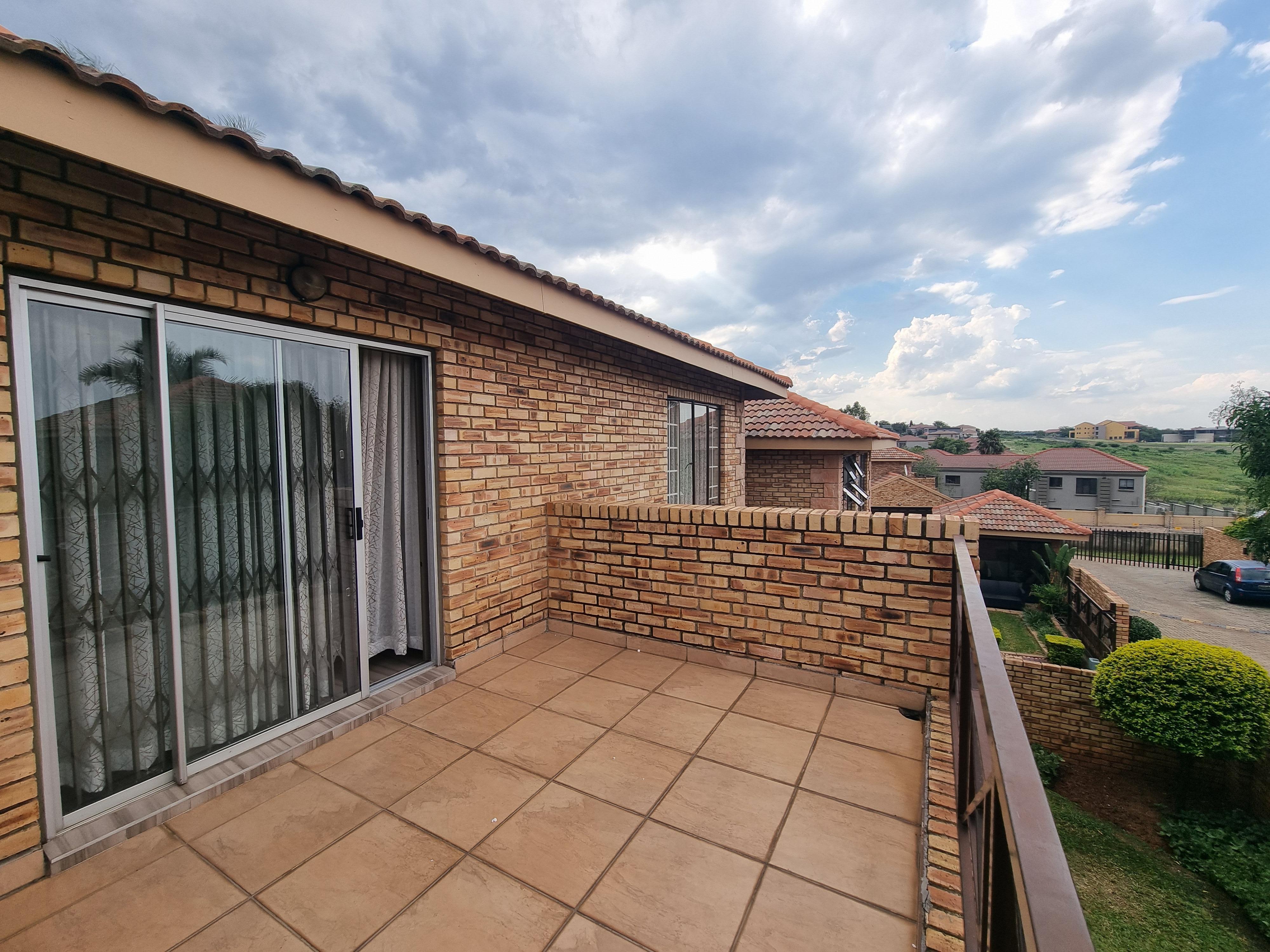 To Let 4 Bedroom Property for Rent in Ruimsig Gauteng