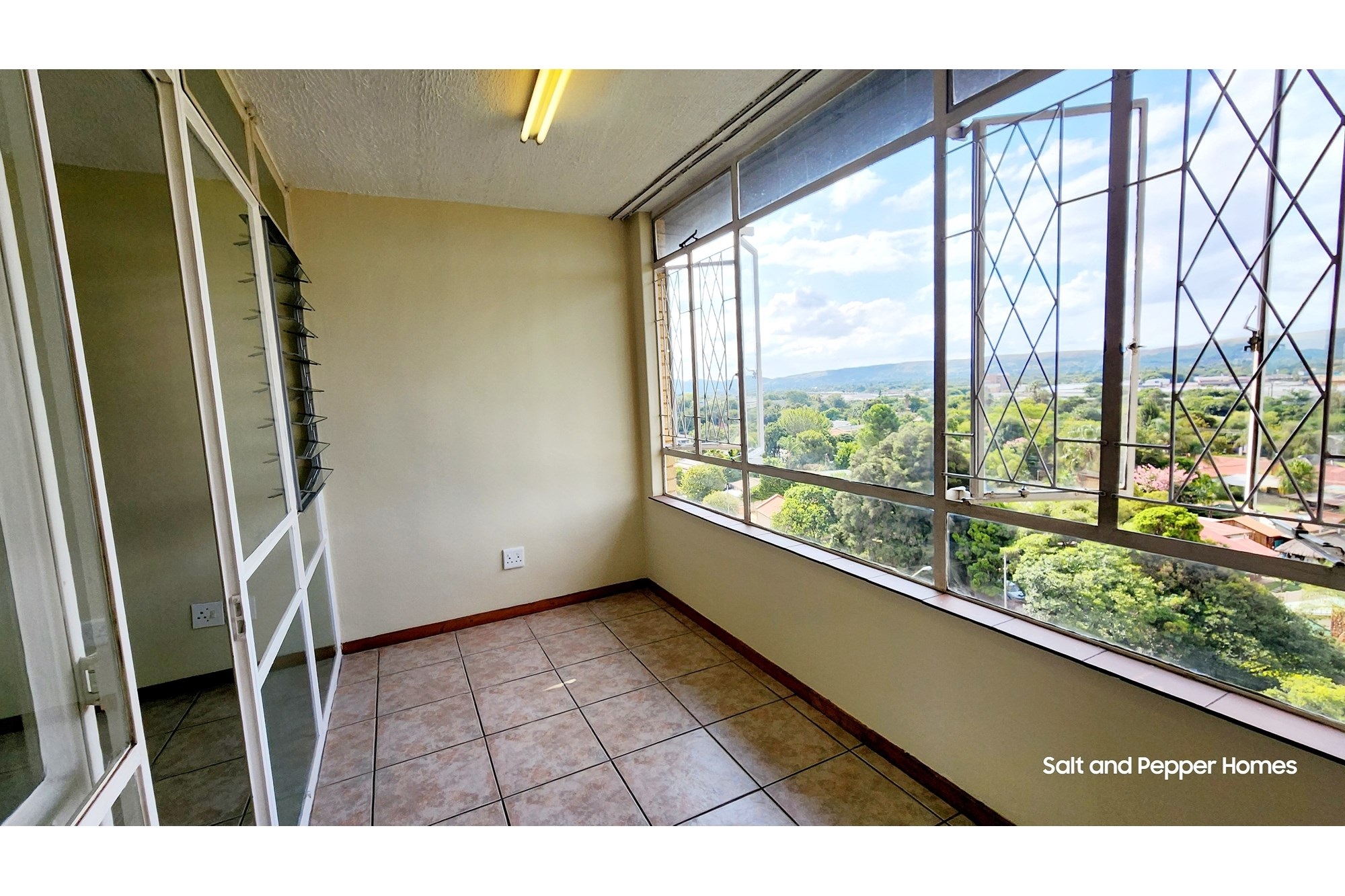 To Let 2 Bedroom Property for Rent in Queenswood Gauteng