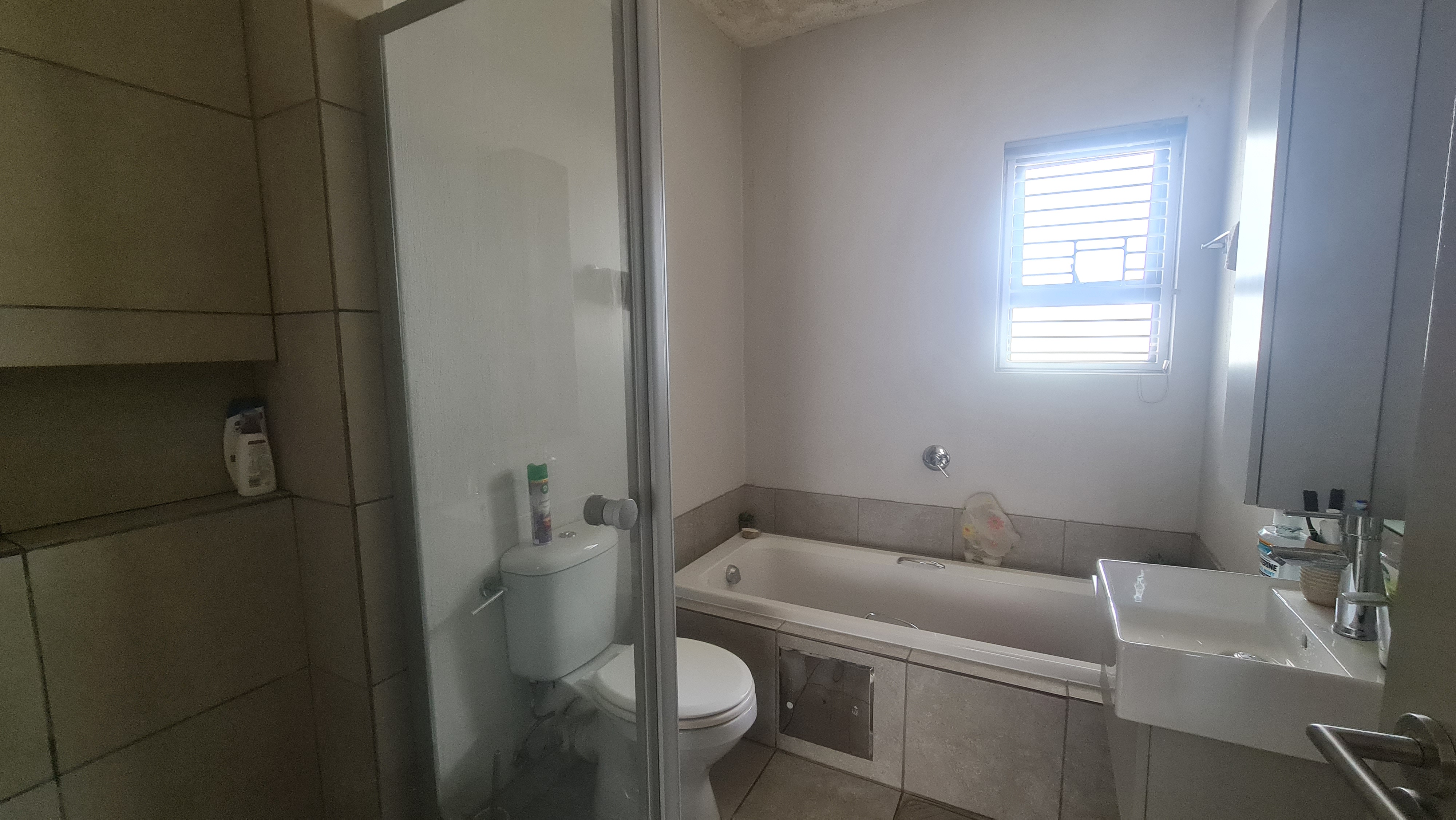 To Let 2 Bedroom Property for Rent in Broadacres Gauteng