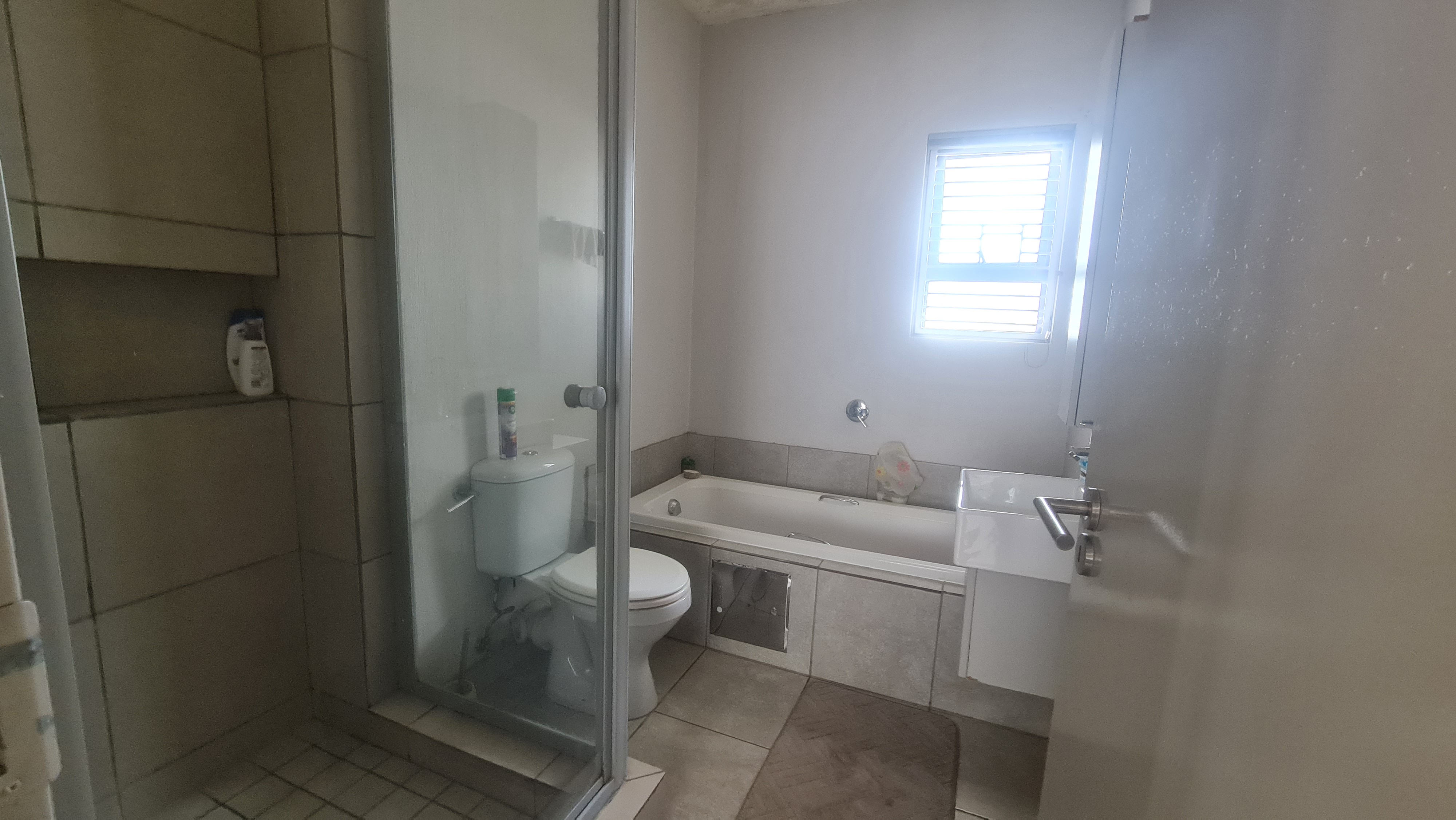 To Let 2 Bedroom Property for Rent in Broadacres Gauteng