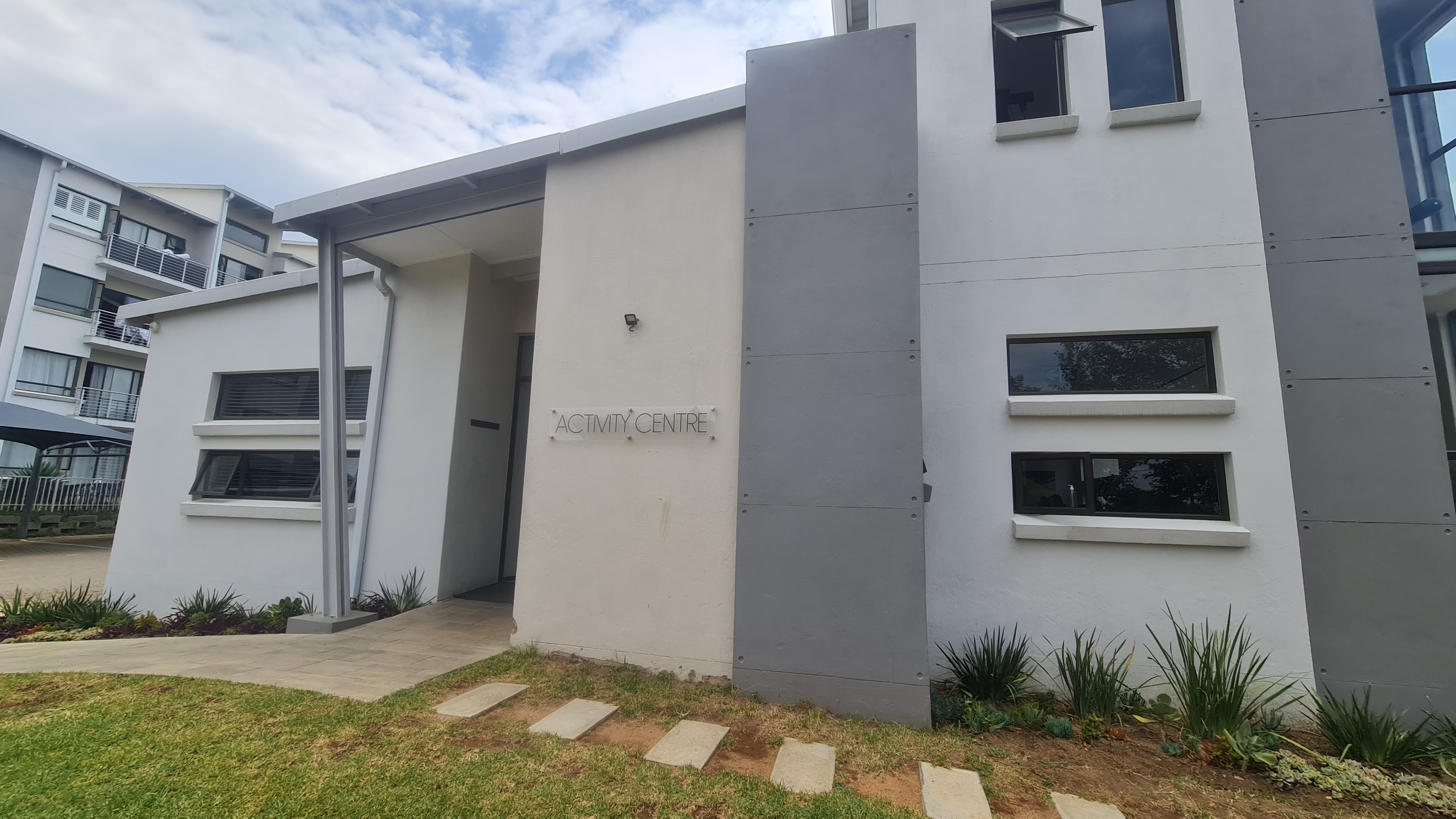 To Let 2 Bedroom Property for Rent in Broadacres Gauteng