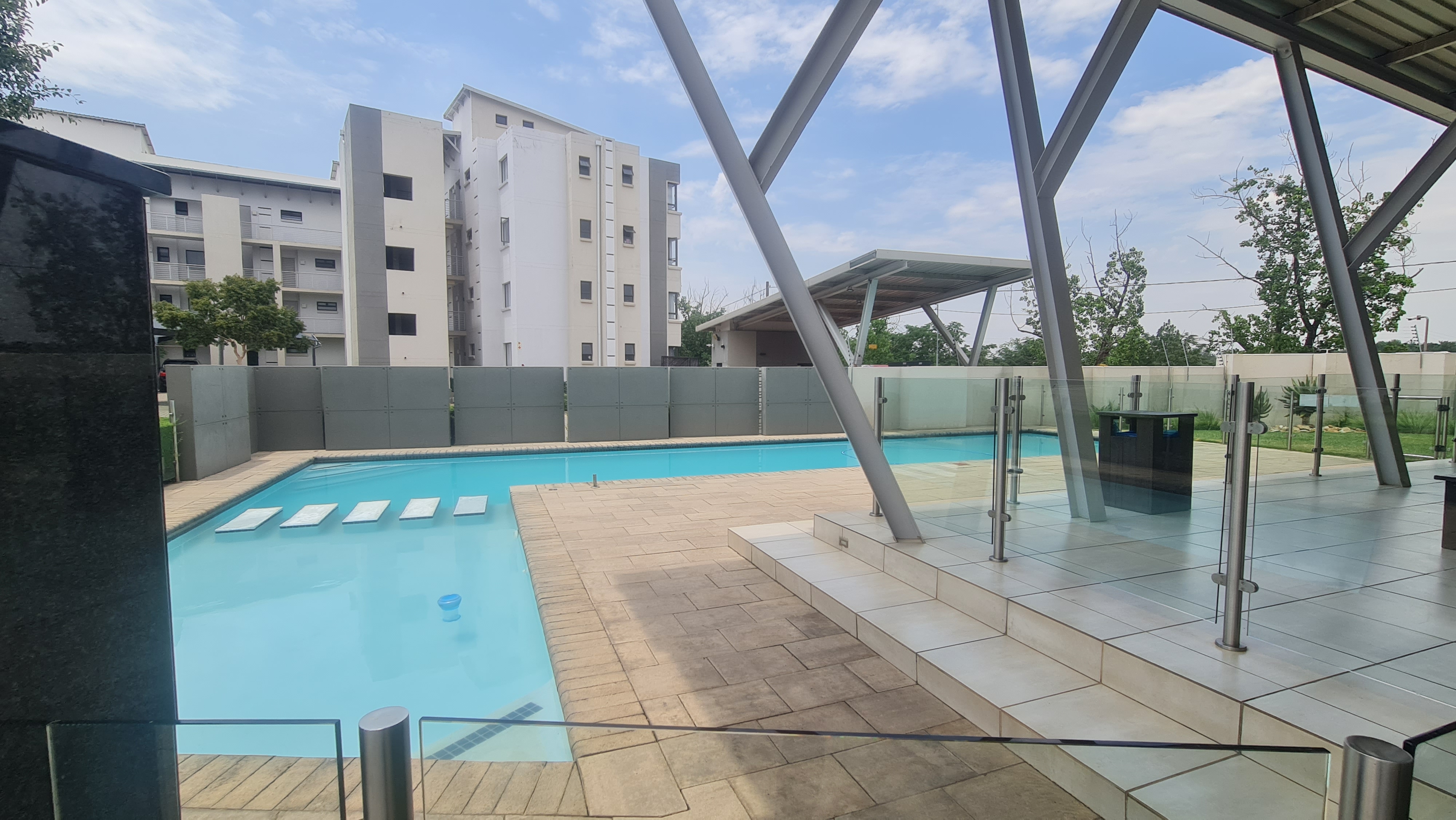 To Let 2 Bedroom Property for Rent in Broadacres Gauteng