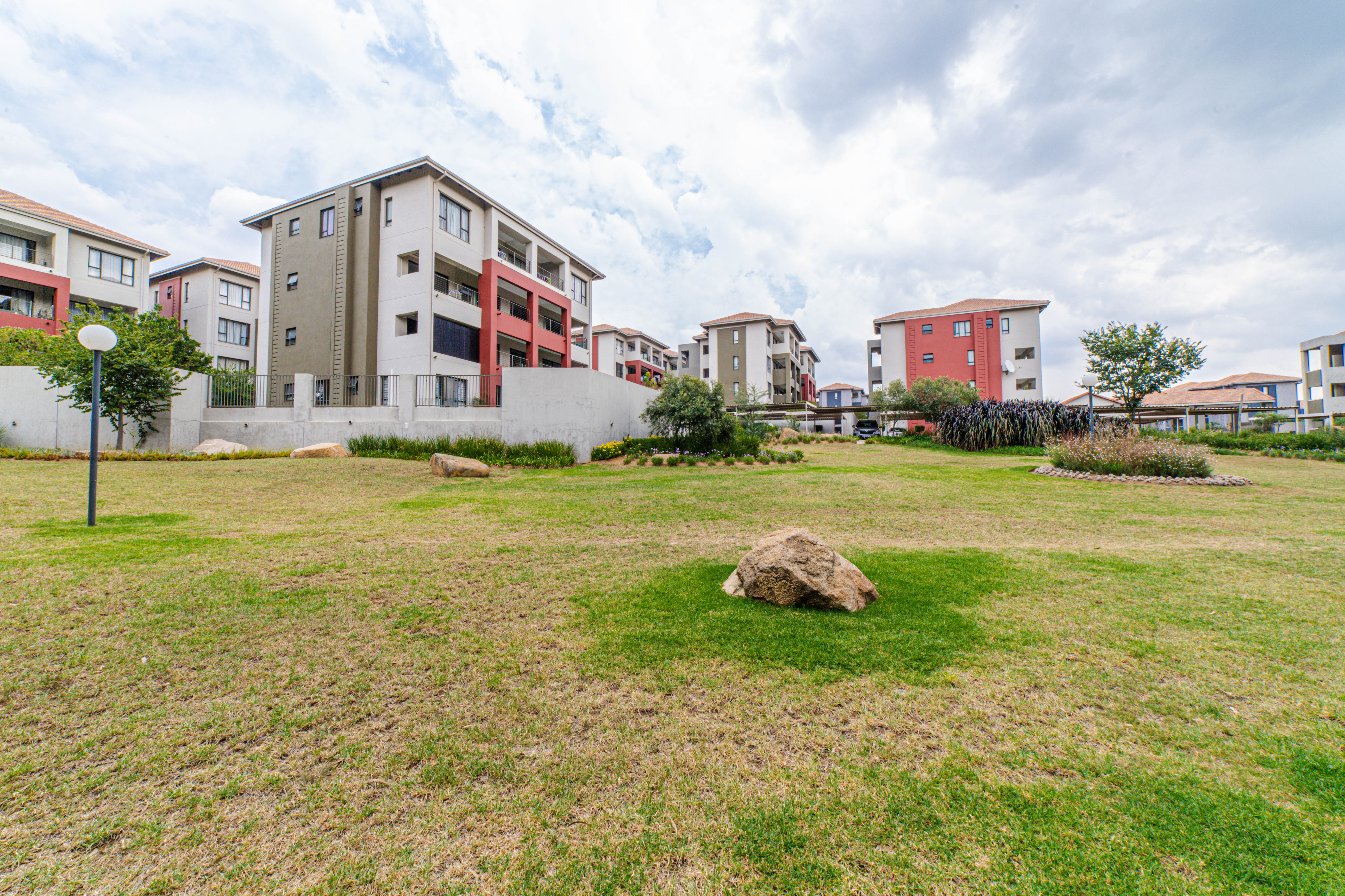 1 Bedroom Property for Sale in Lonehill Gauteng