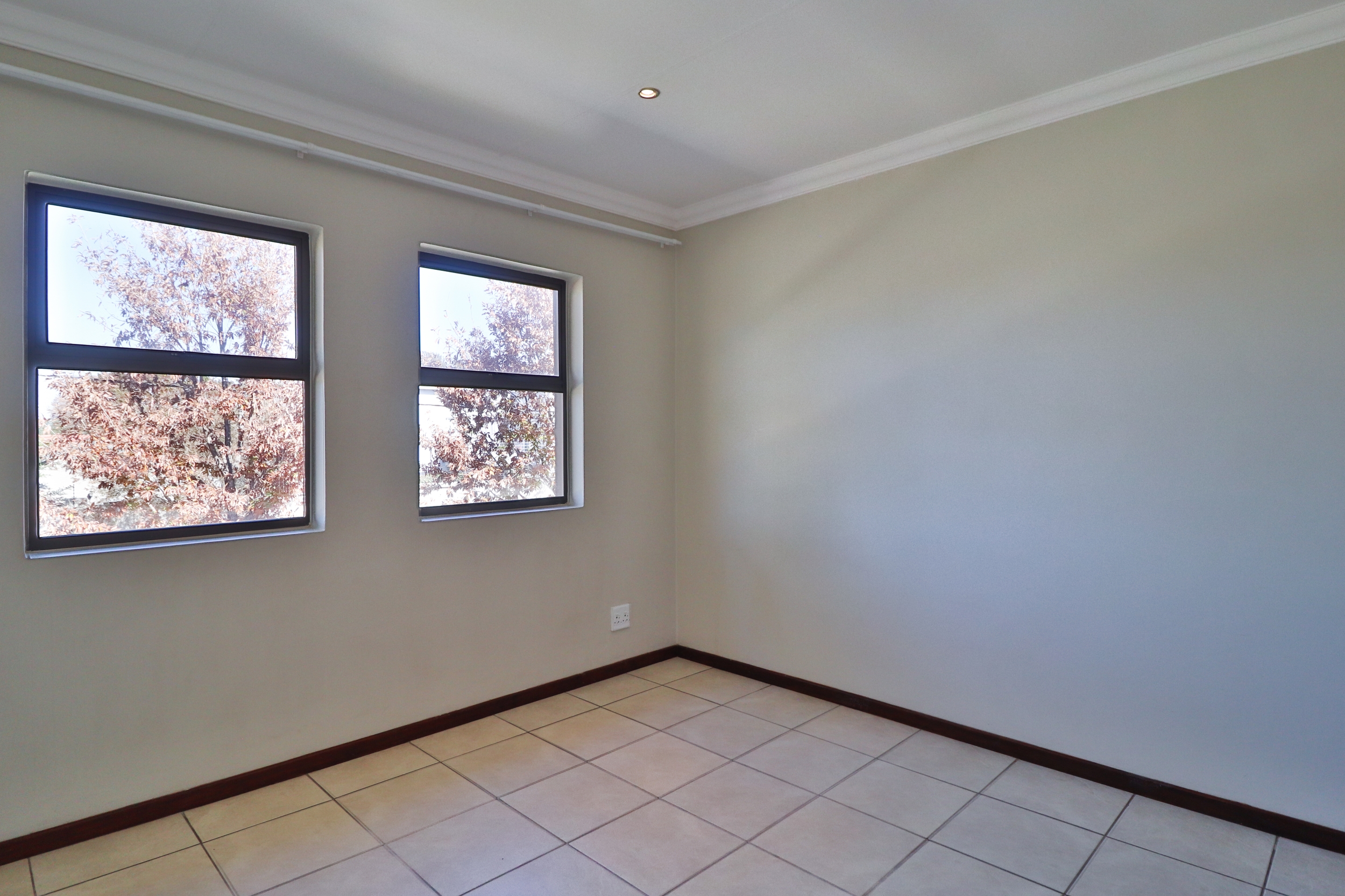 To Let 4 Bedroom Property for Rent in Rietvalleirand Gauteng