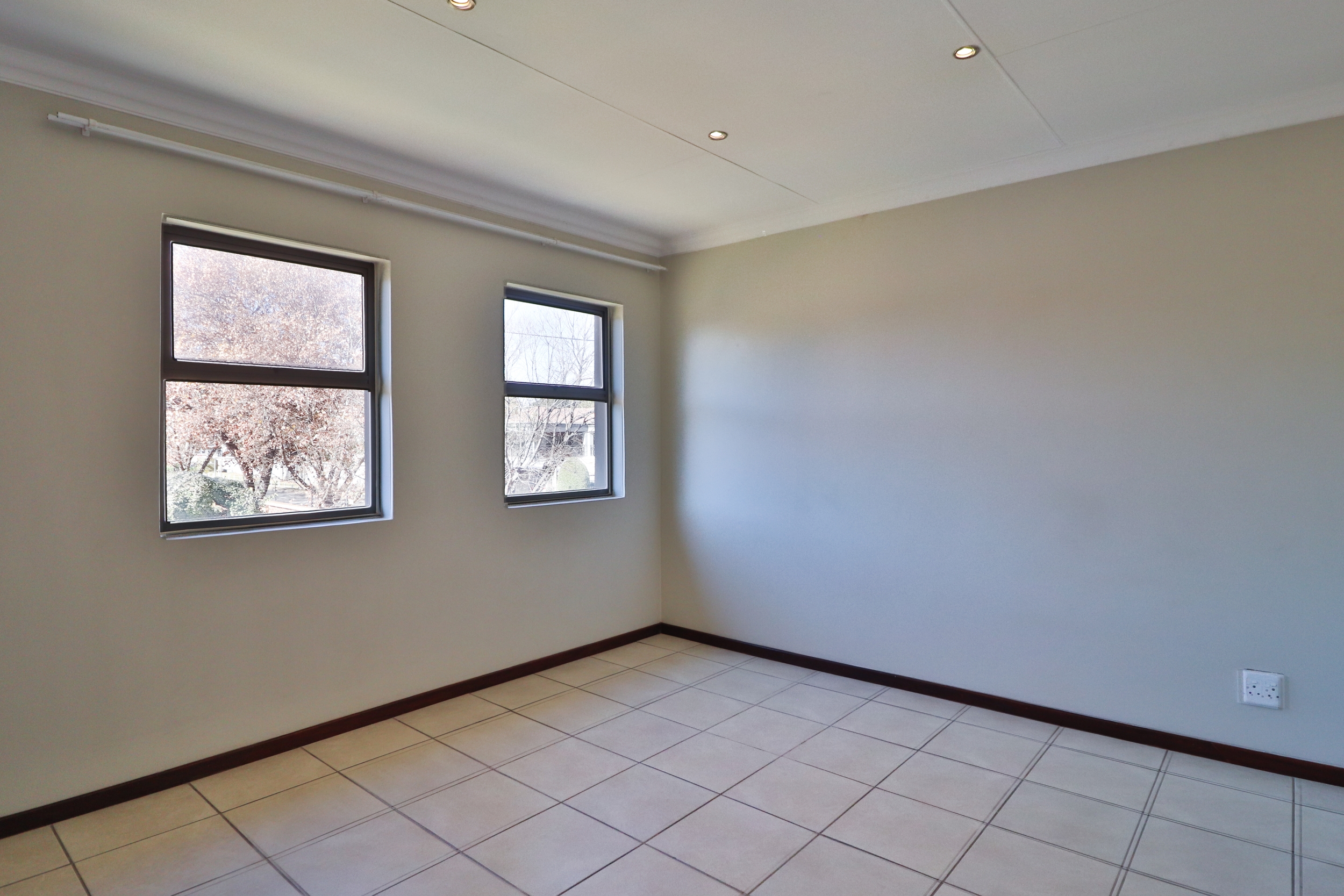 To Let 4 Bedroom Property for Rent in Rietvalleirand Gauteng