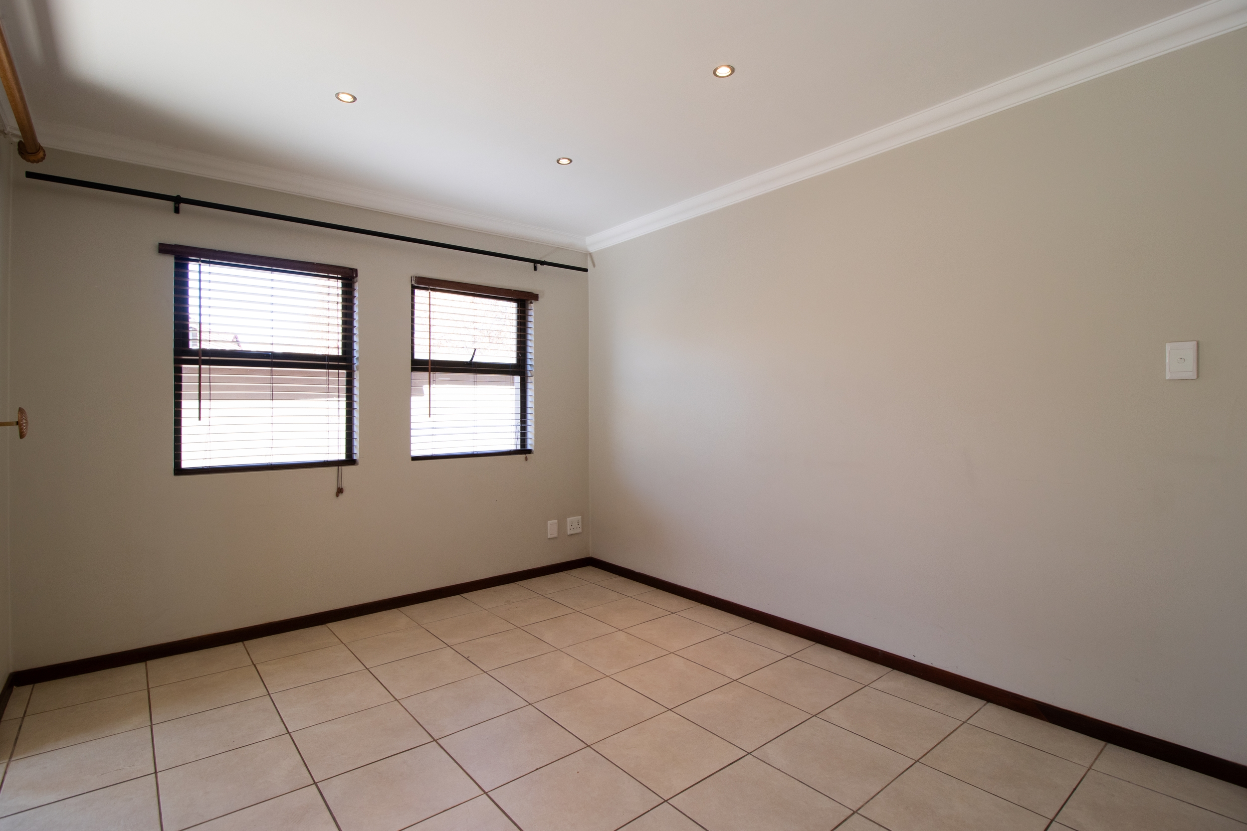 To Let 4 Bedroom Property for Rent in Rietvalleirand Gauteng