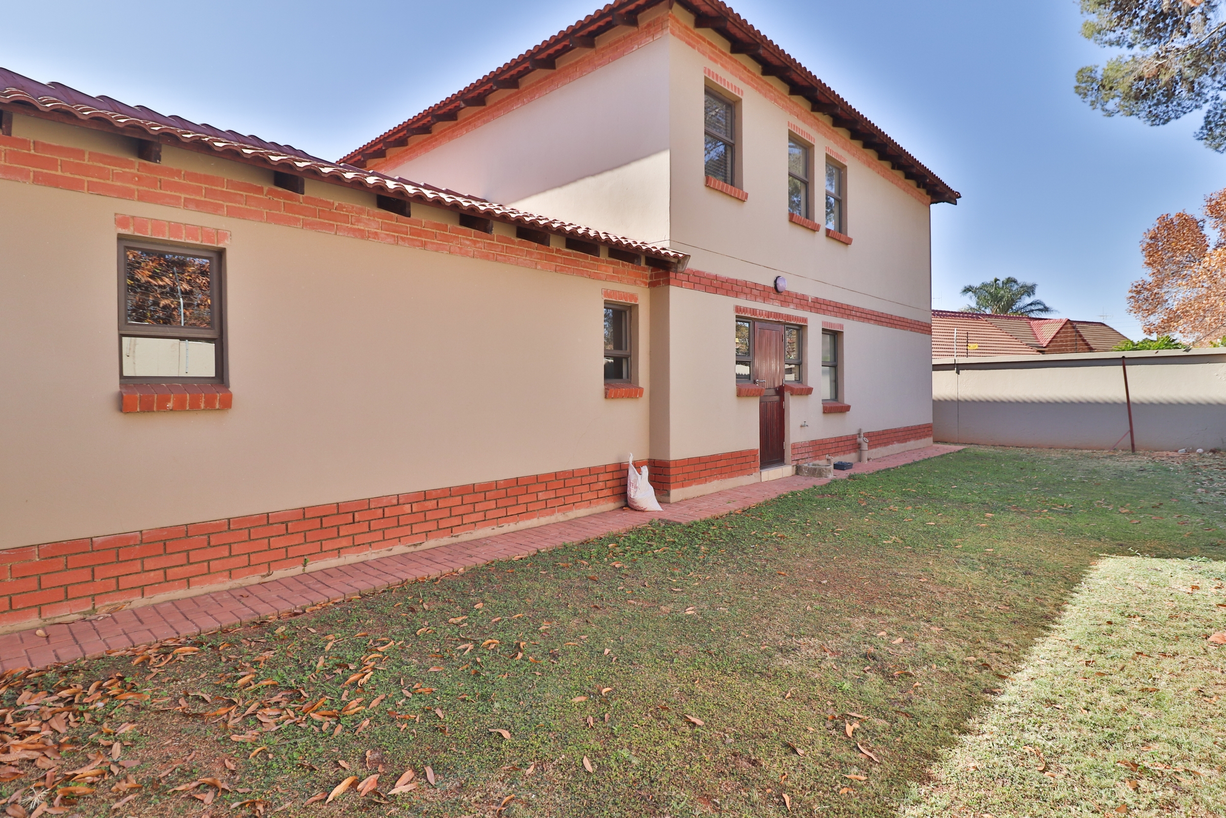 To Let 4 Bedroom Property for Rent in Rietvalleirand Gauteng