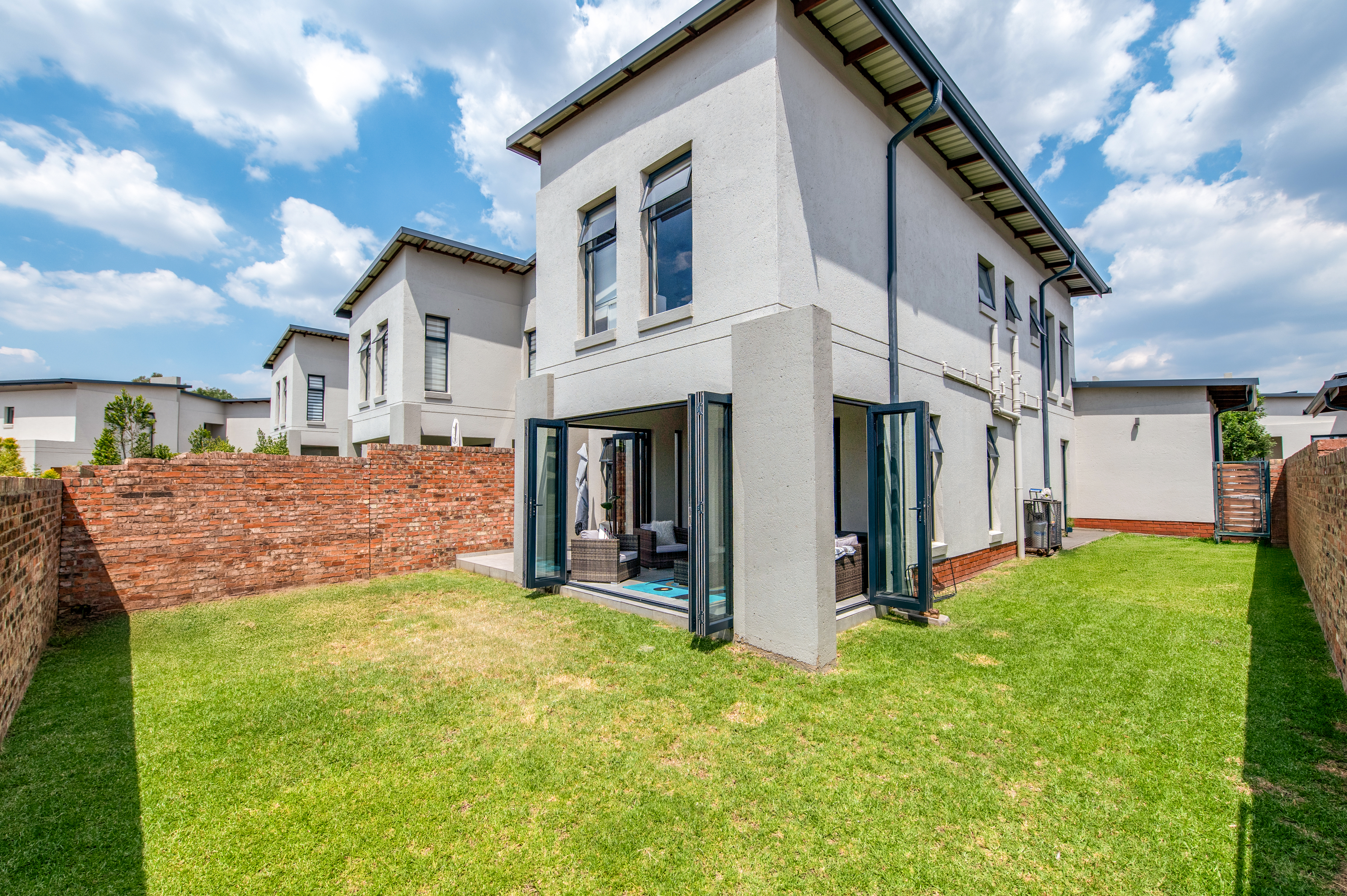 3 Bedroom Property for Sale in Crowthorne AH Gauteng