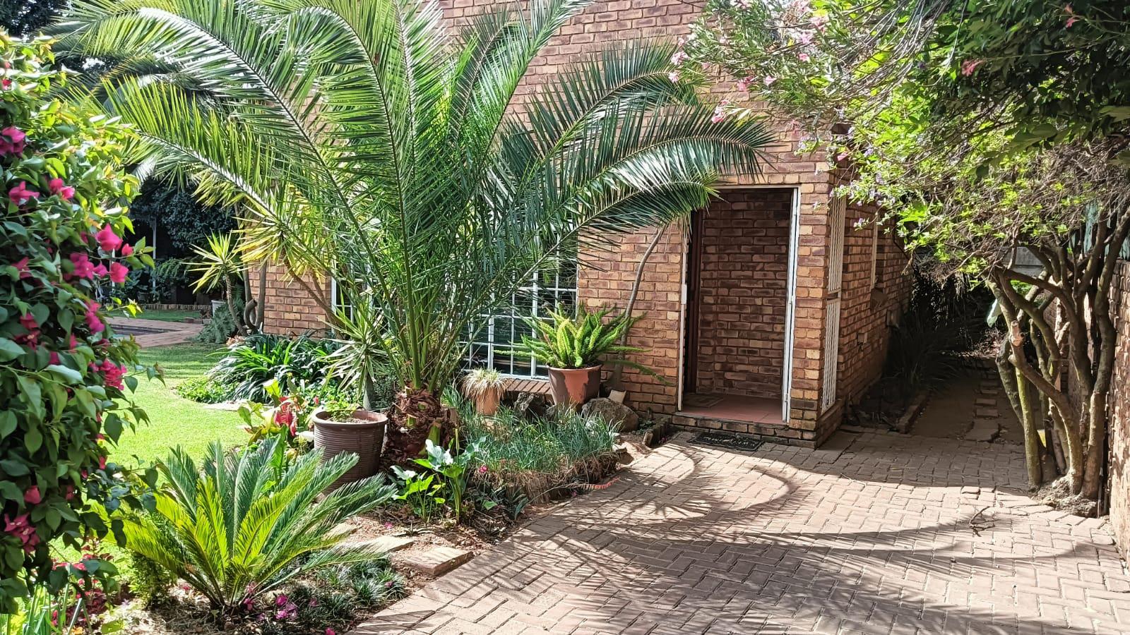 To Let 1 Bedroom Property for Rent in Edleen Gauteng