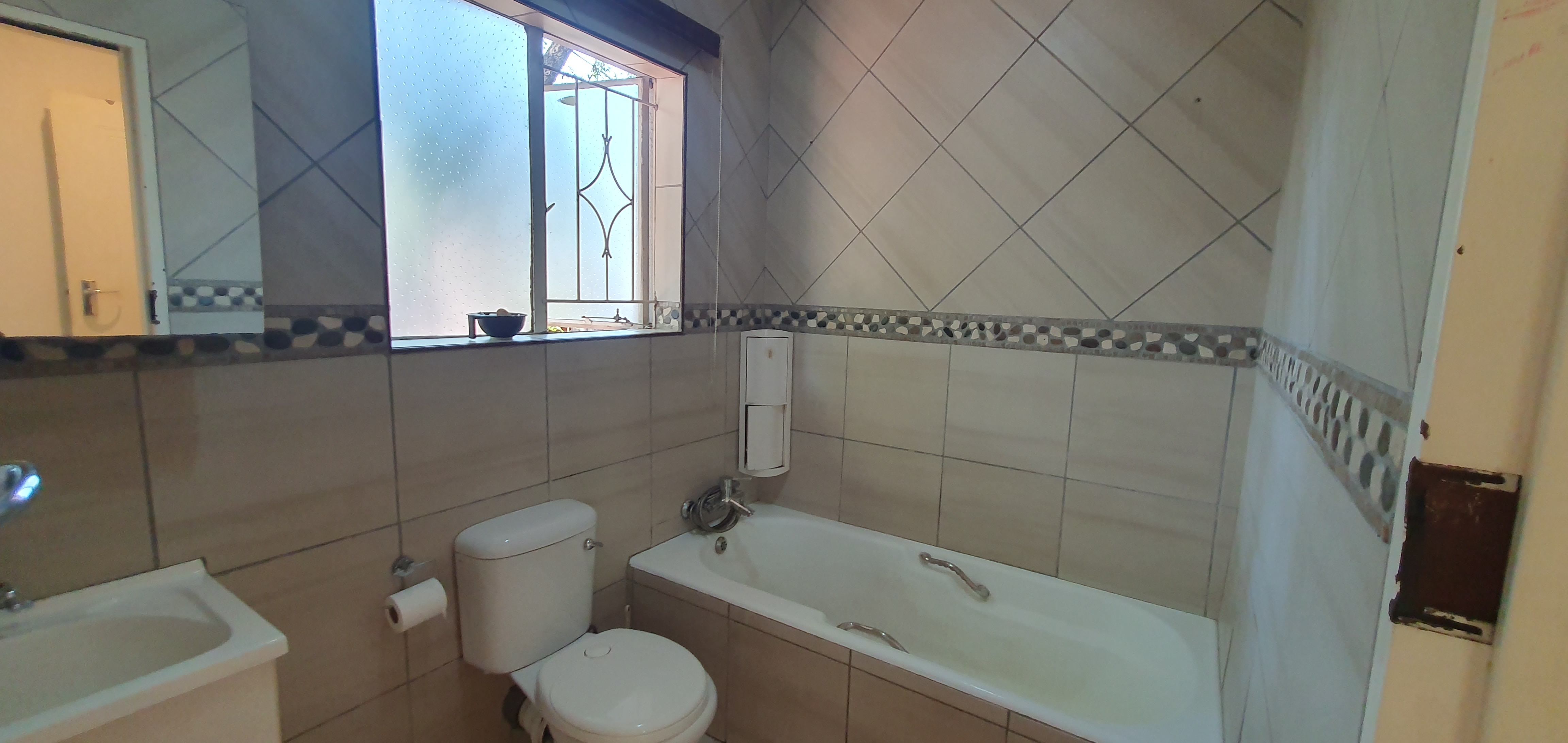 3 Bedroom Property for Sale in Brackendowns Gauteng