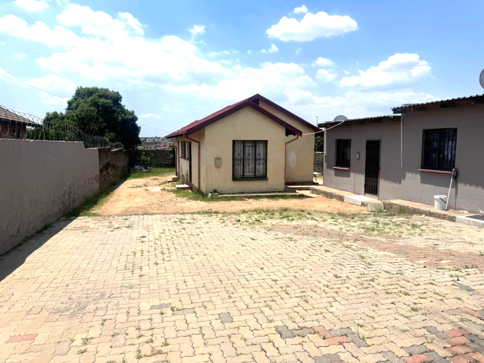 5 Bedroom Property for Sale in Norkem Park Gauteng