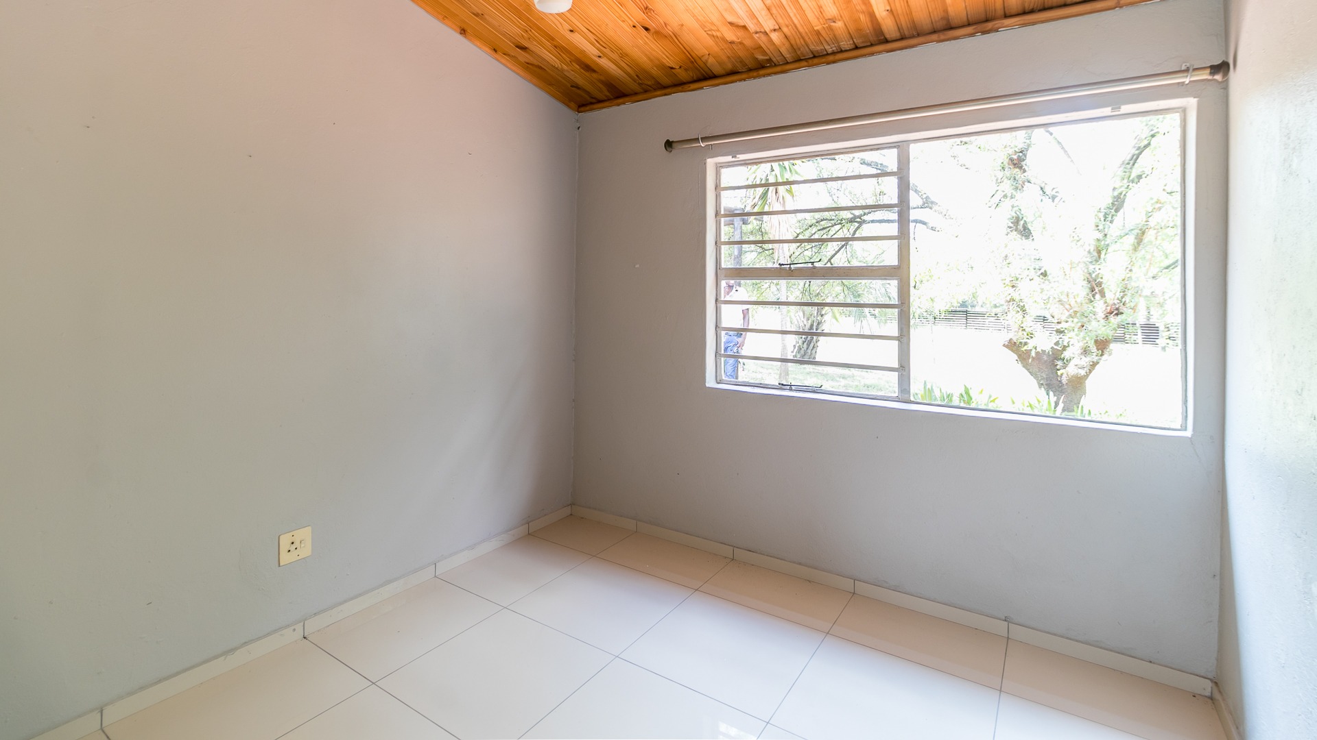 To Let 3 Bedroom Property for Rent in Glen Austin Gauteng