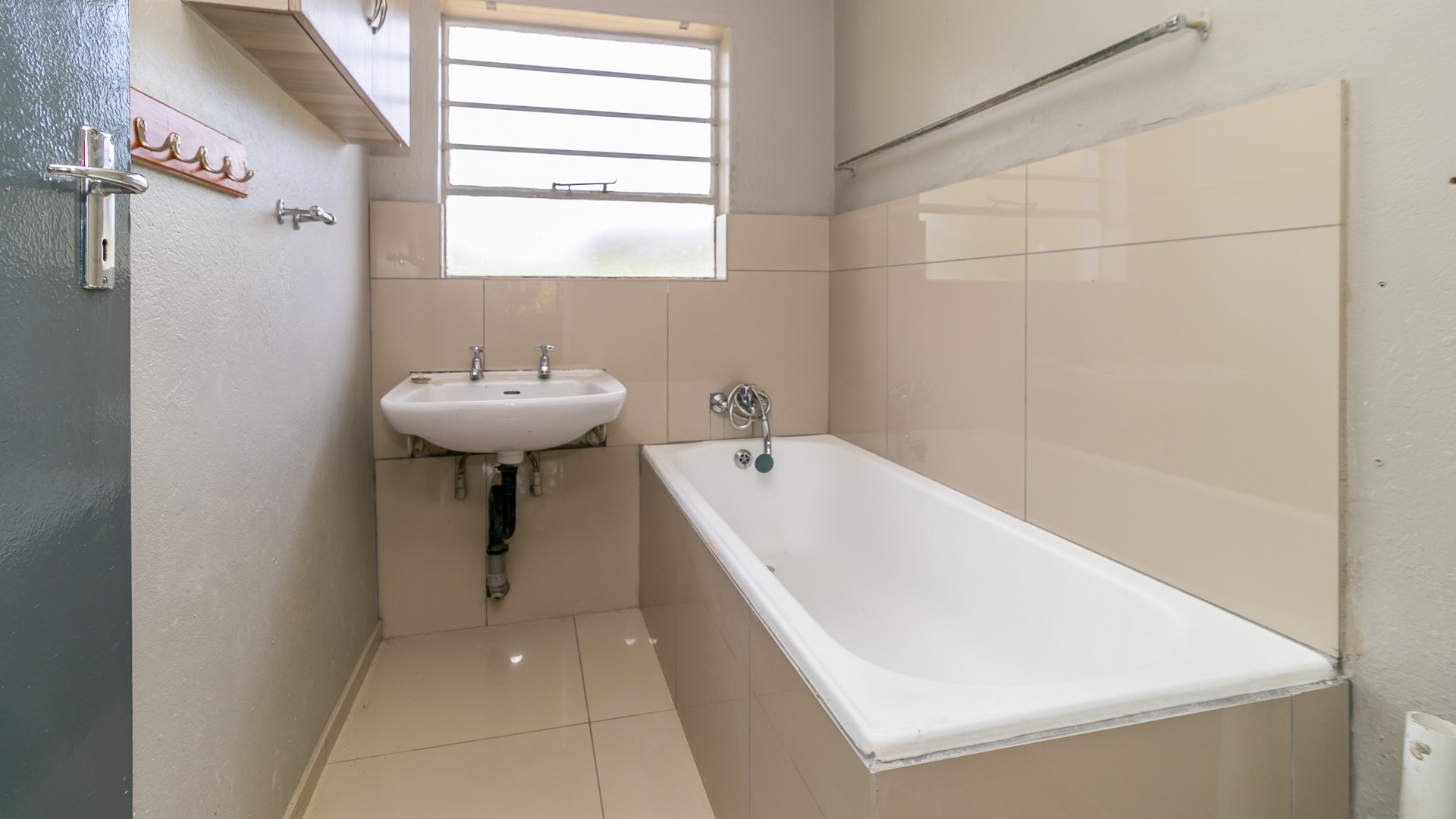 To Let 3 Bedroom Property for Rent in Glen Austin Gauteng