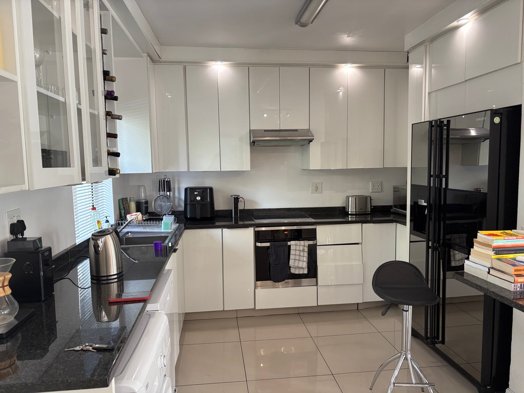 To Let 2 Bedroom Property for Rent in Illovo Gauteng