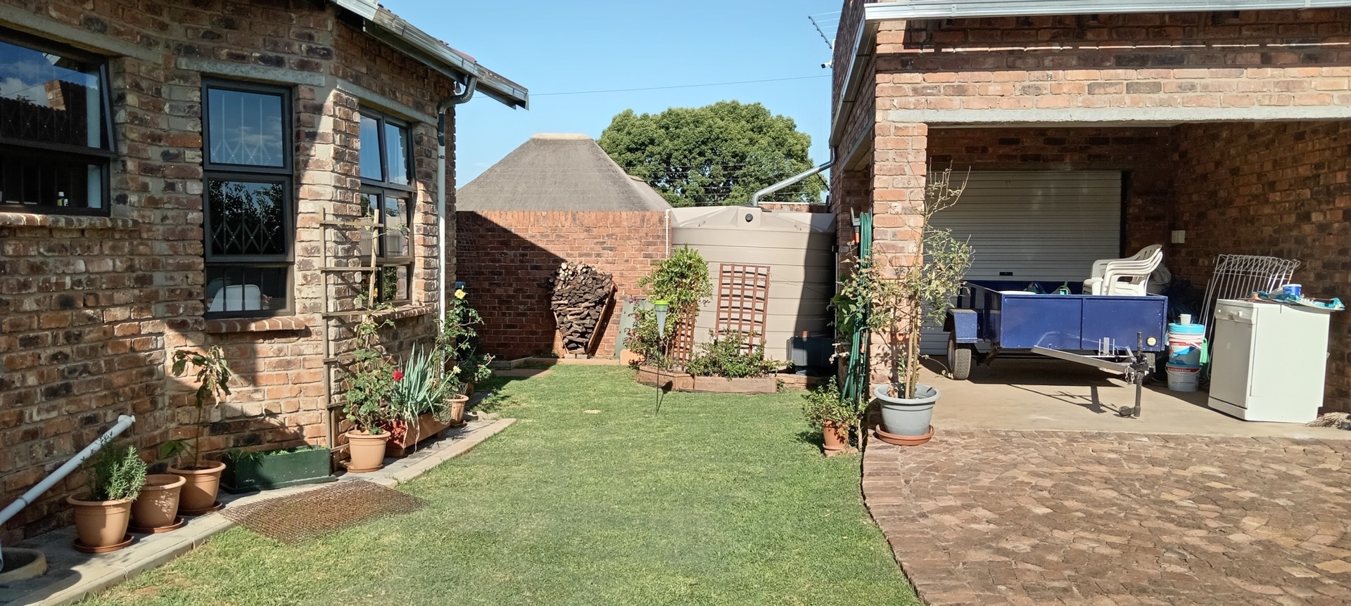 8 Bedroom Property for Sale in Daggafontein Gauteng