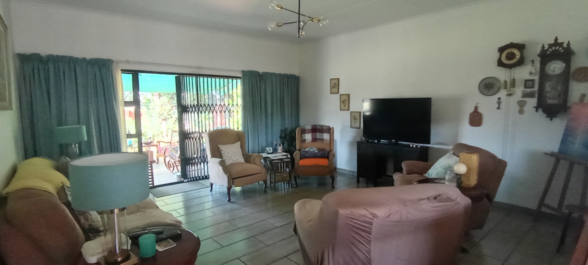 8 Bedroom Property for Sale in Daggafontein Gauteng