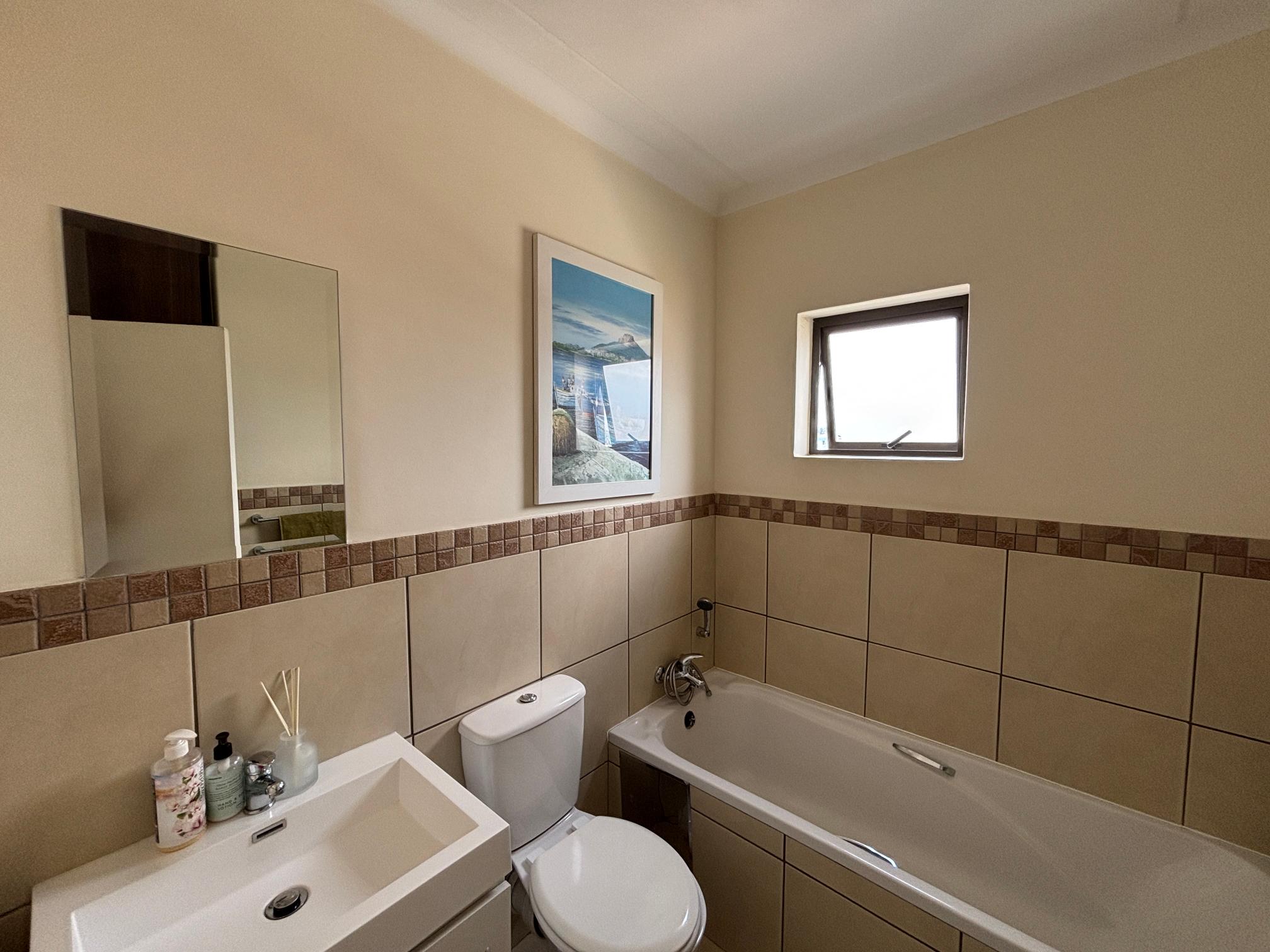 3 Bedroom Property for Sale in Barbeque Downs Gauteng