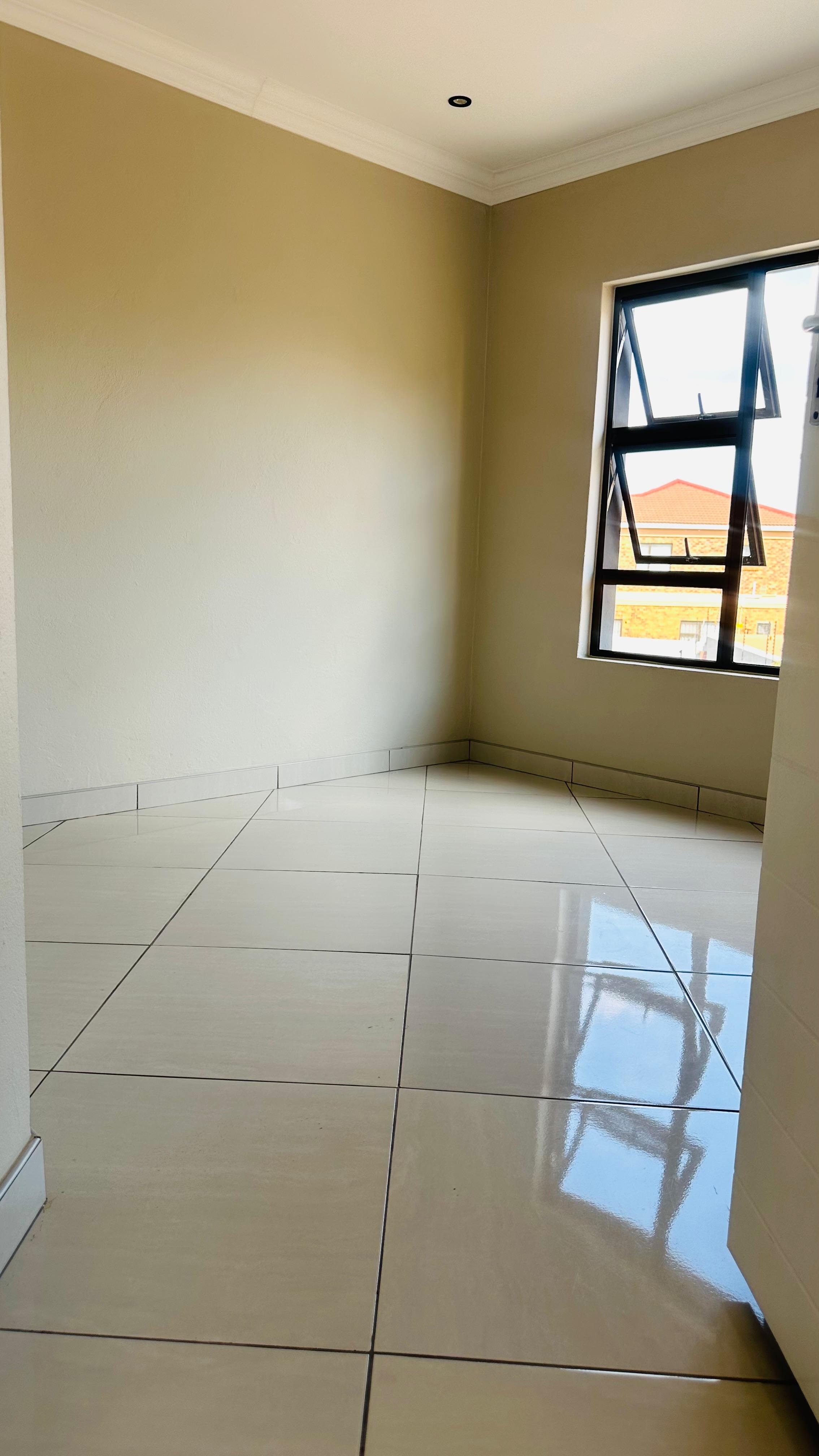 5 Bedroom Property for Sale in Van Riebeeck Park Gauteng