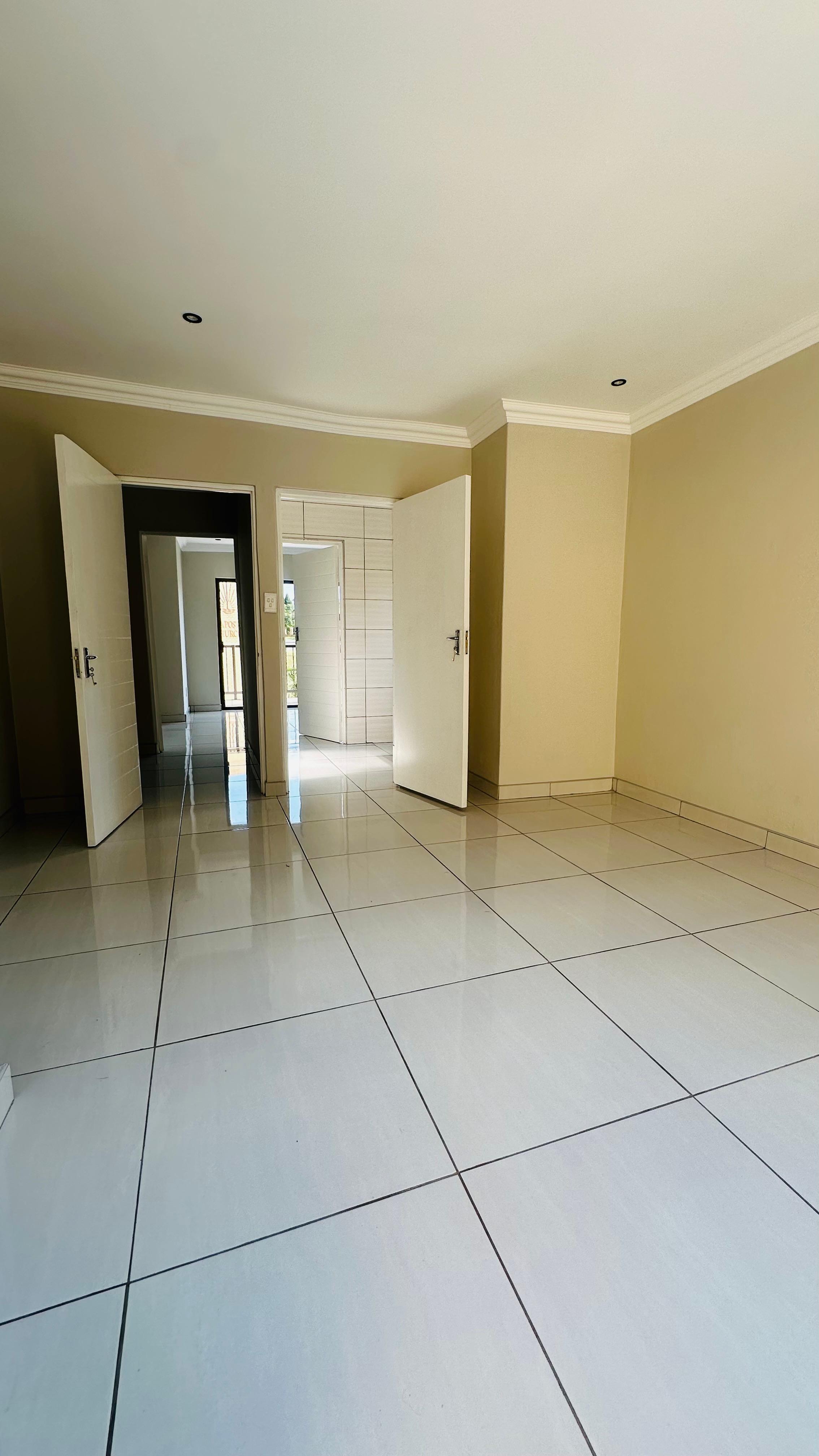 5 Bedroom Property for Sale in Van Riebeeck Park Gauteng